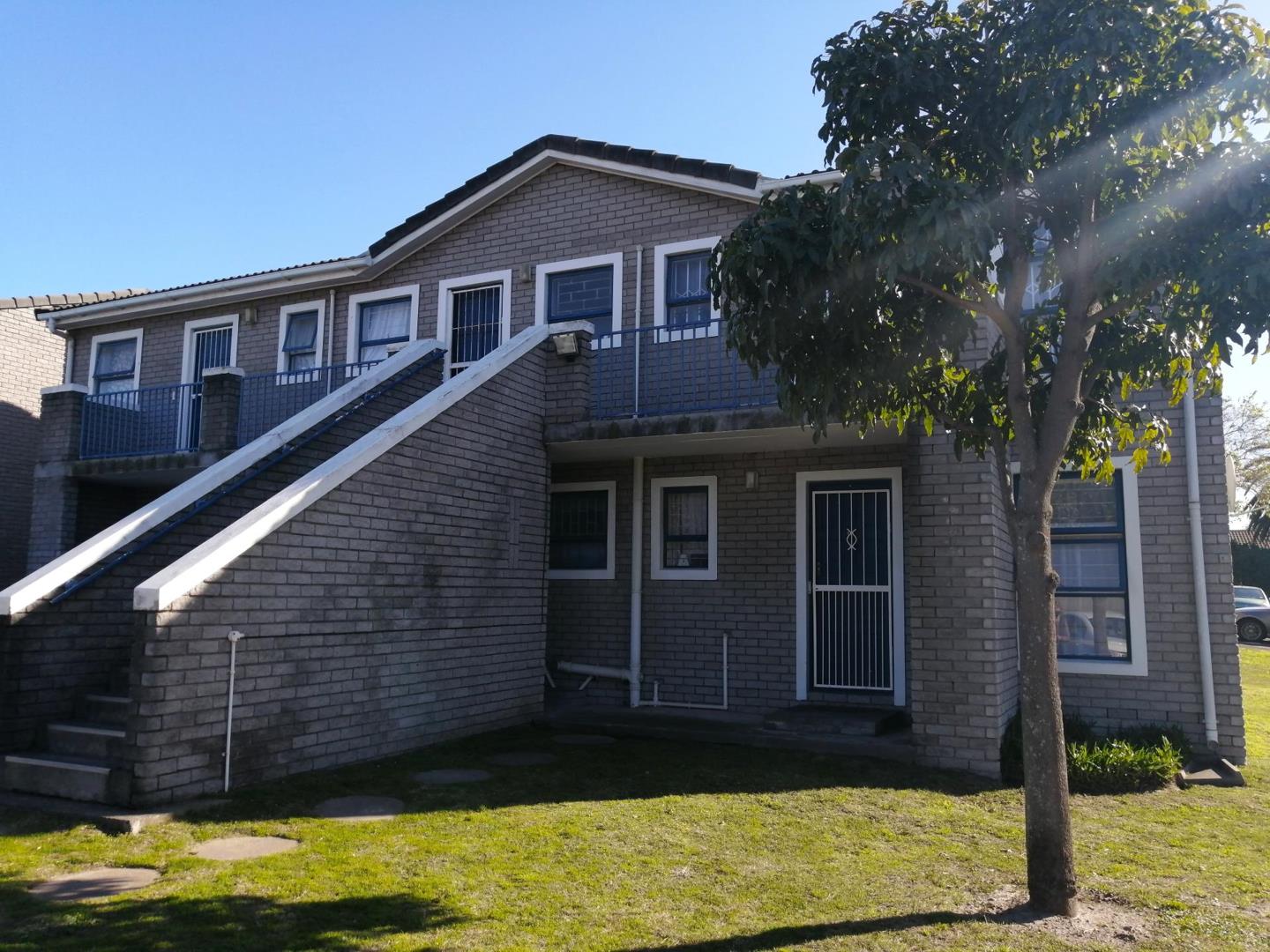 Oakglen Property Apartments / flats for sale in Oakglen