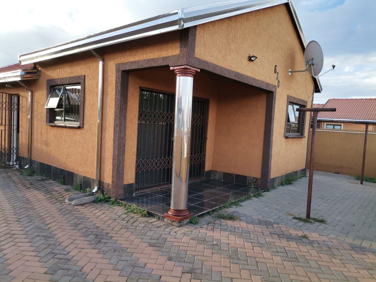 3 Bedroom House for sale in Golden Gardens P24114106694