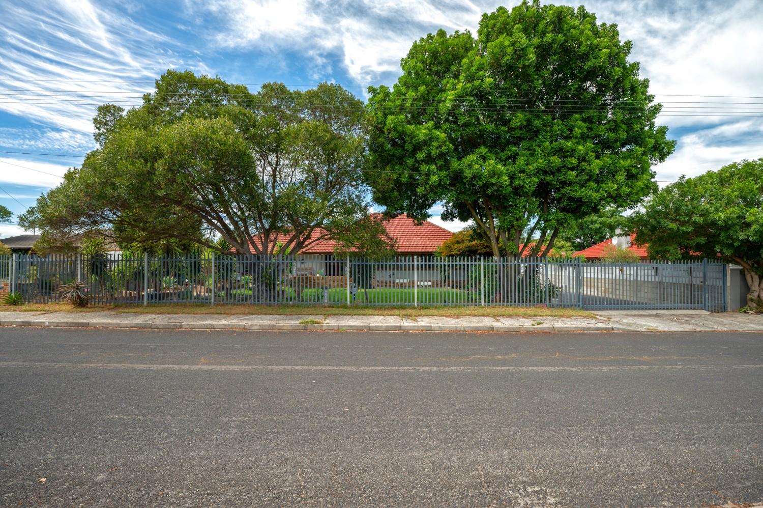 De La Haye Property Property and houses for sale in De La Haye