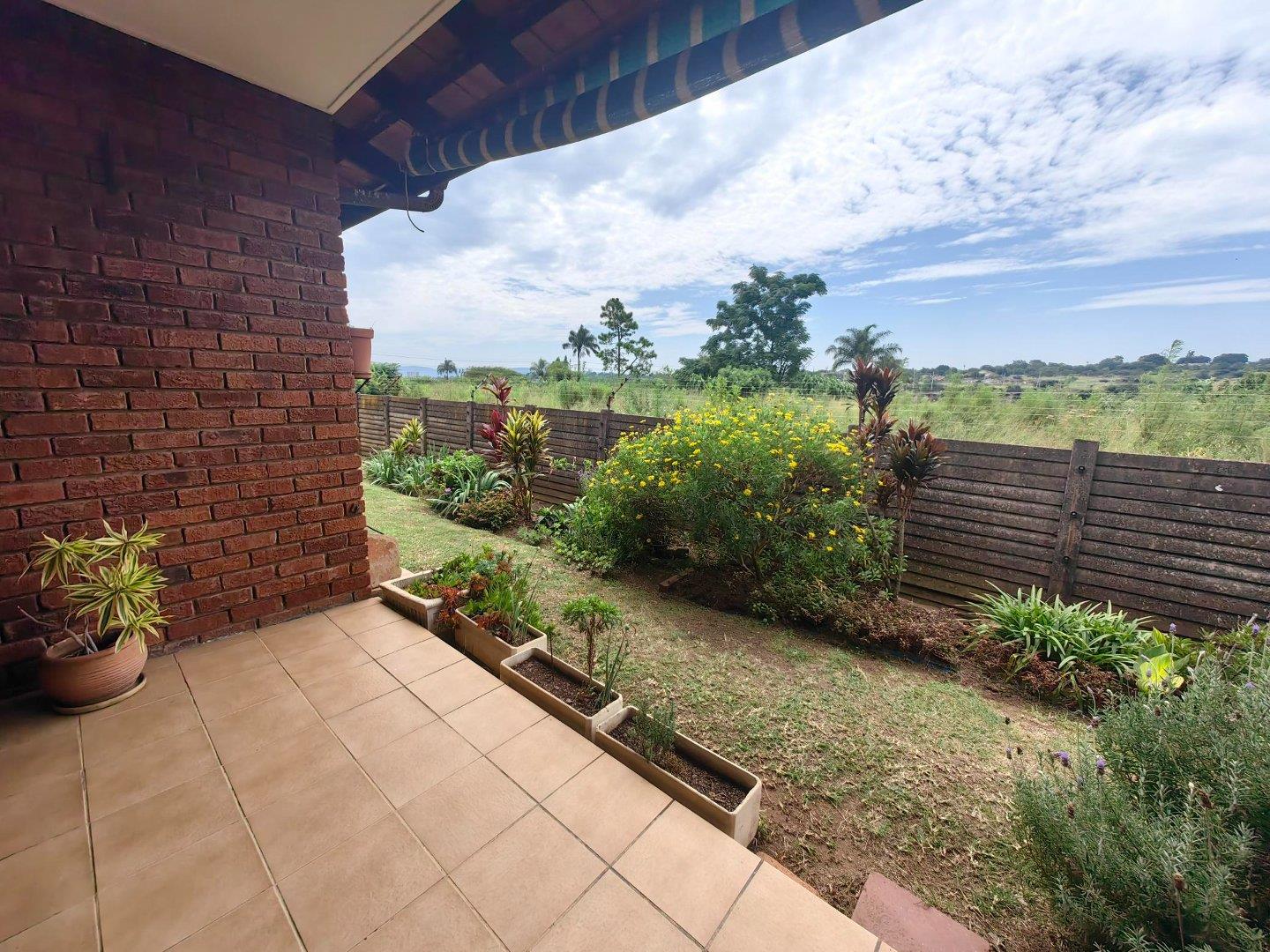 2 Bedroom Townhouse for sale in Bisley P24114107913