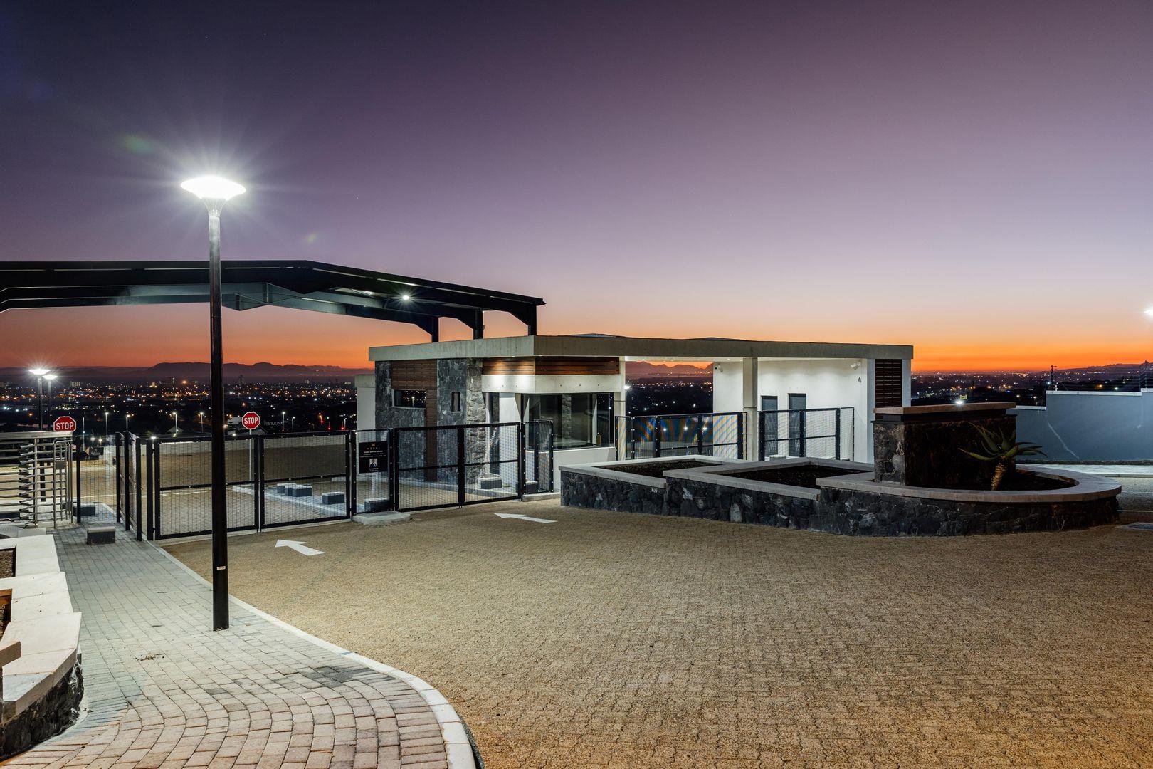 2 Bedroom House for sale in Dennegeur 70 Mzuri Drive P24114110184