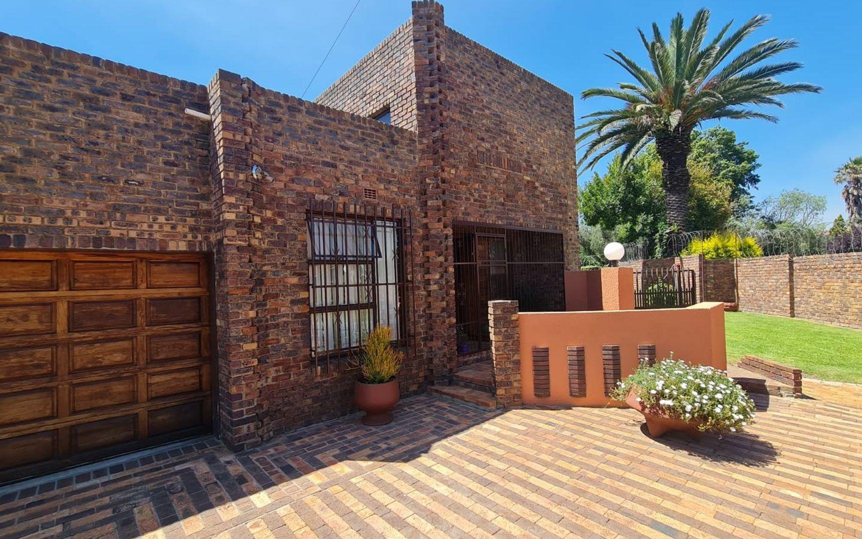 Leslie Property Property and houses for sale in Leslie