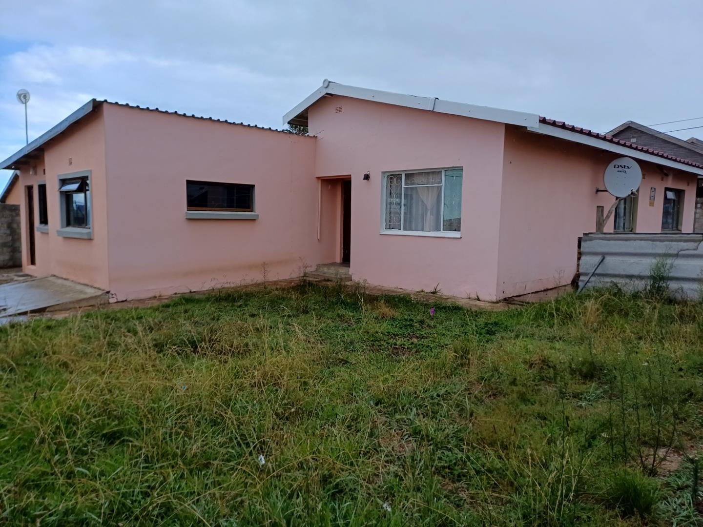 4 Bedroom House for sale in Pacaltsdorp P24114110993