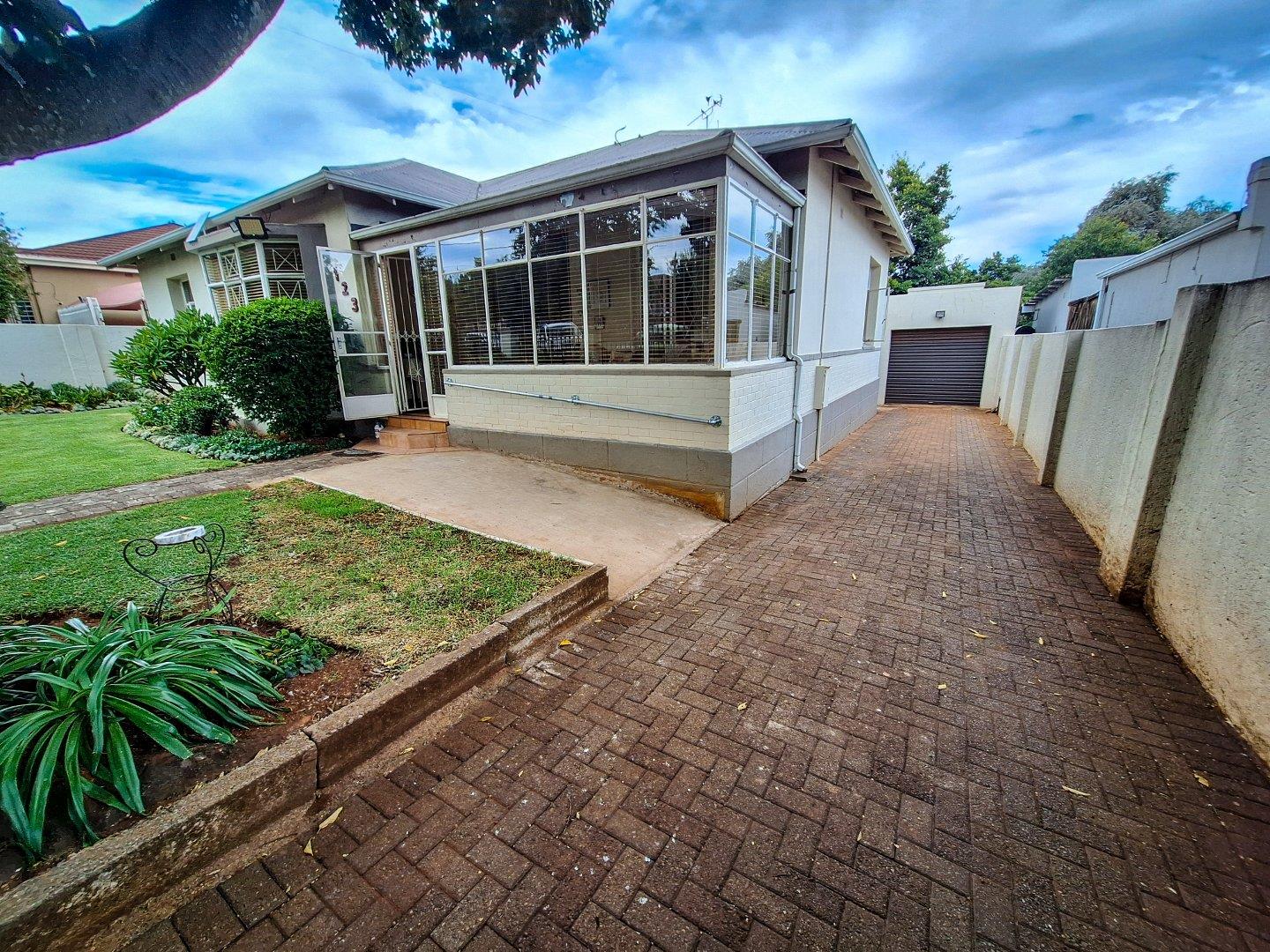 3 Bedroom House for sale in Krugersdorp North 123 De Wet Street P24