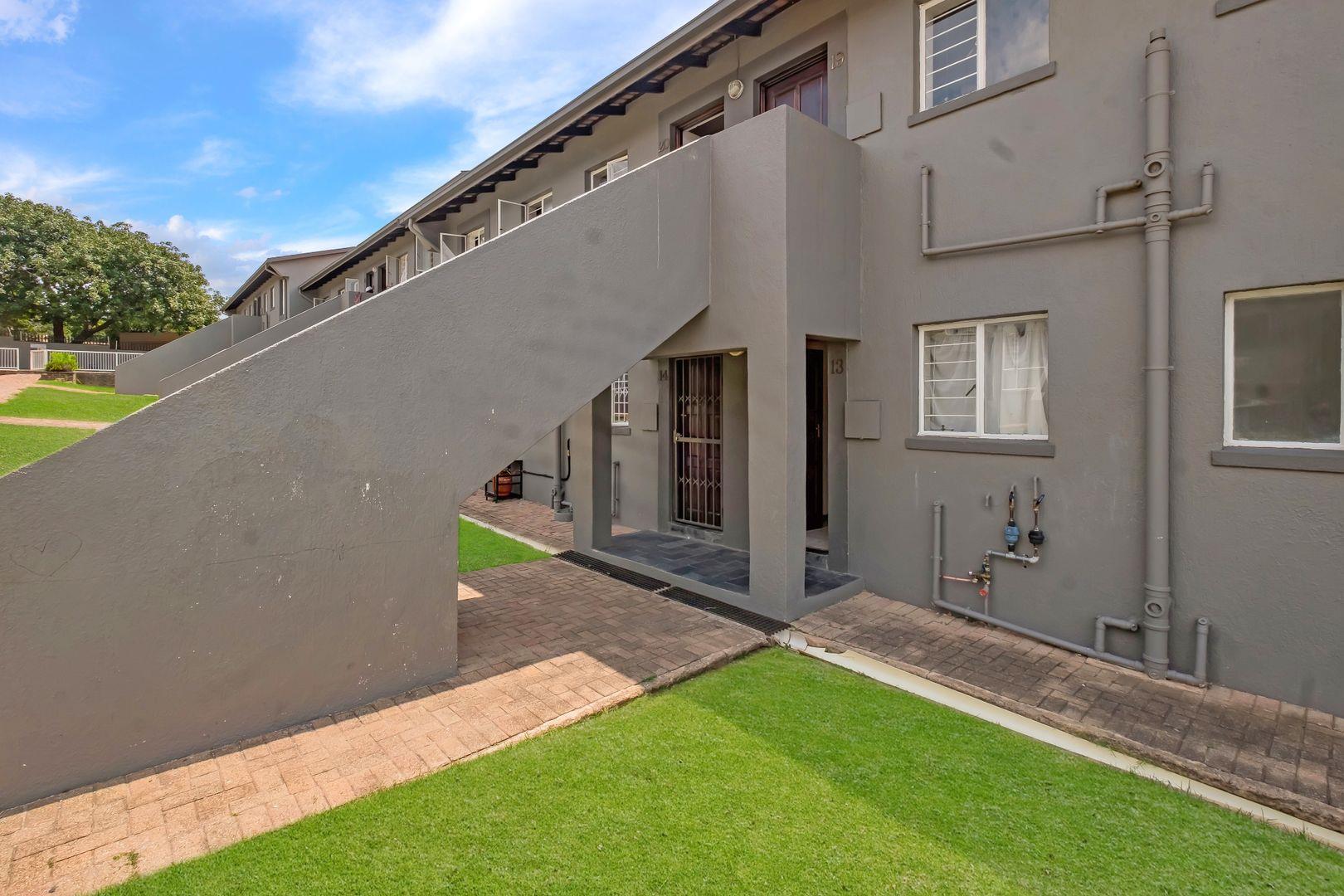 2 Bedroom Apartment / flat for sale in Ferndale P24114111439