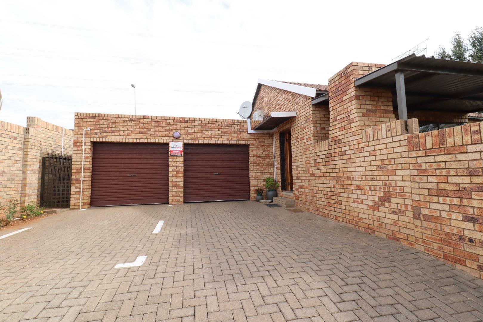 Hillside, Bloemfontein Property Property and houses for sale in
