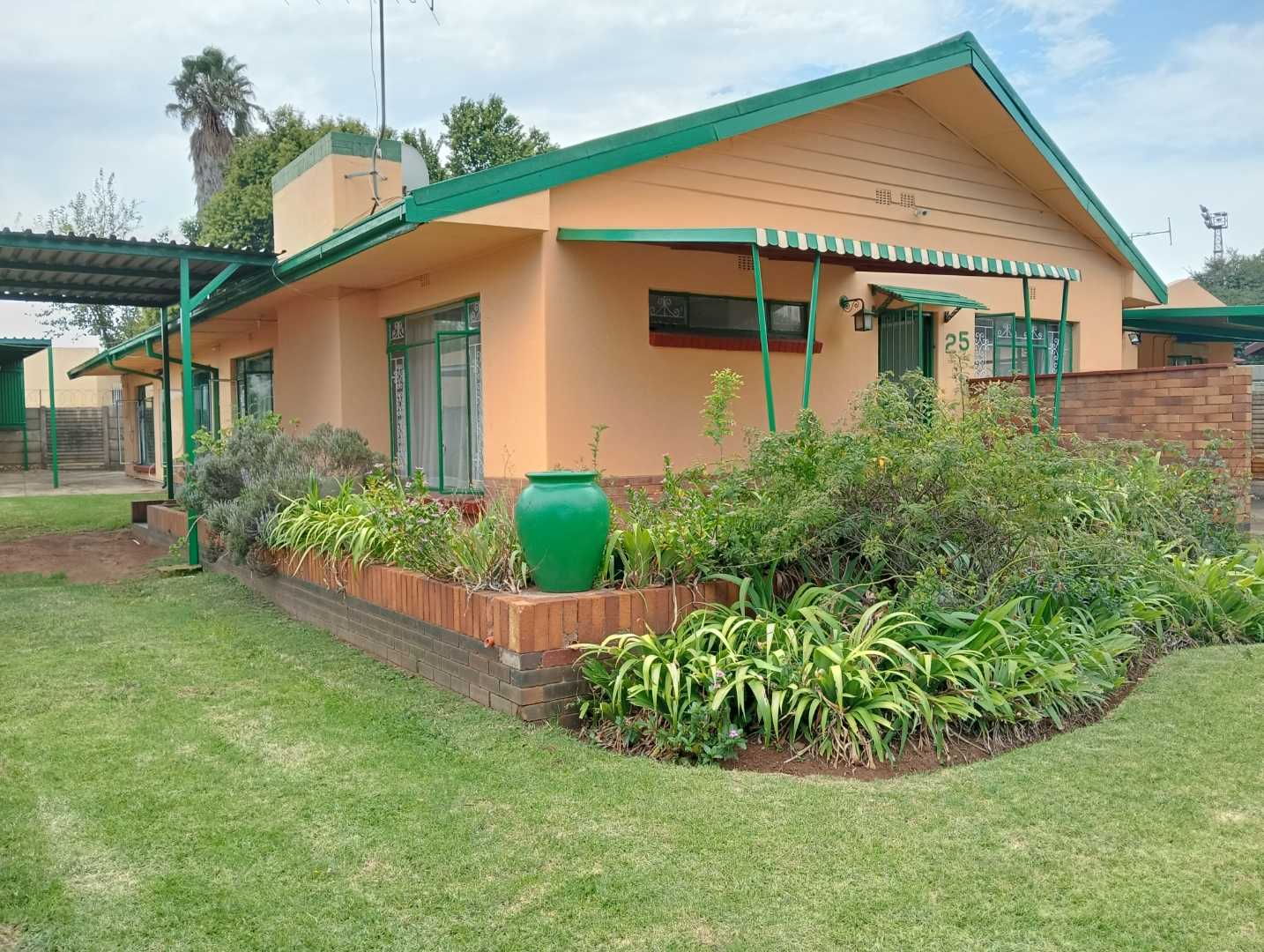 5 Bedroom House for sale in Florentia P24113354307