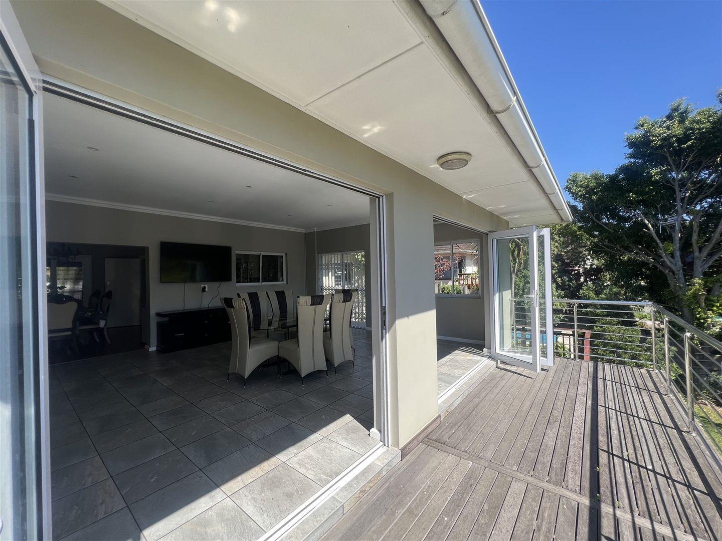 4 Bedroom House for sale in Bonnie Doon P24114112117