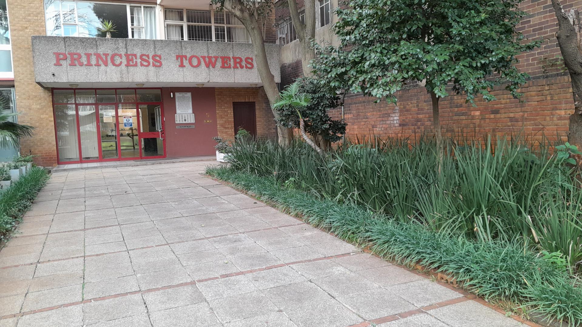 Parktown, Johannesburg Property Townhouses to rent in Parktown