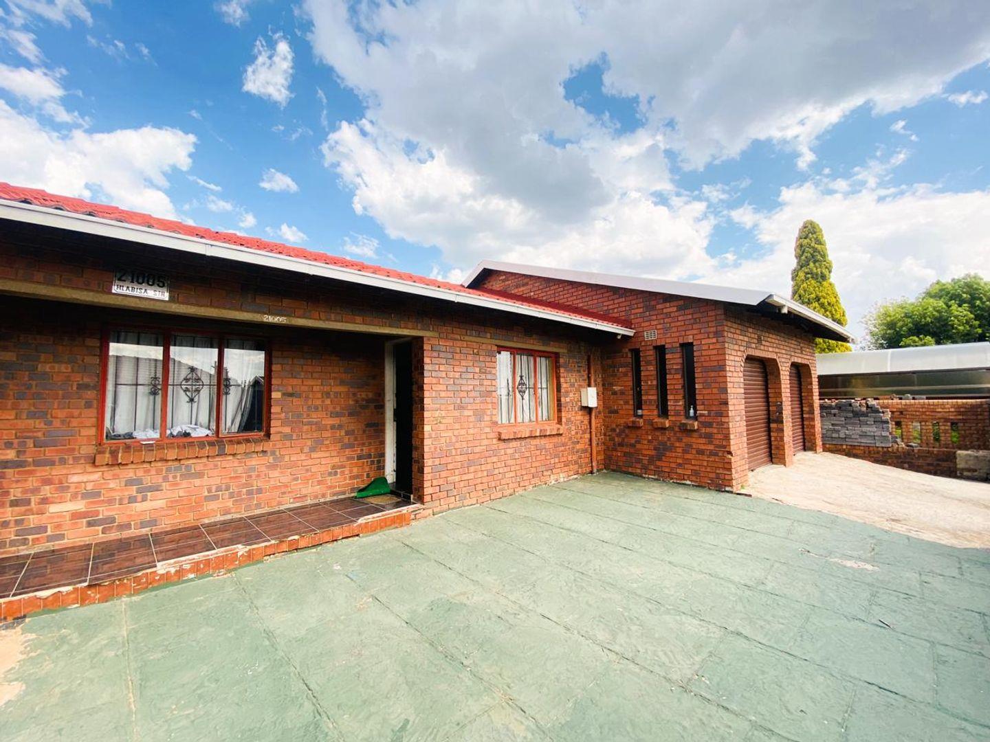 Diepkloof Zone 5 Property Houses for sale in Diepkloof Zone 5