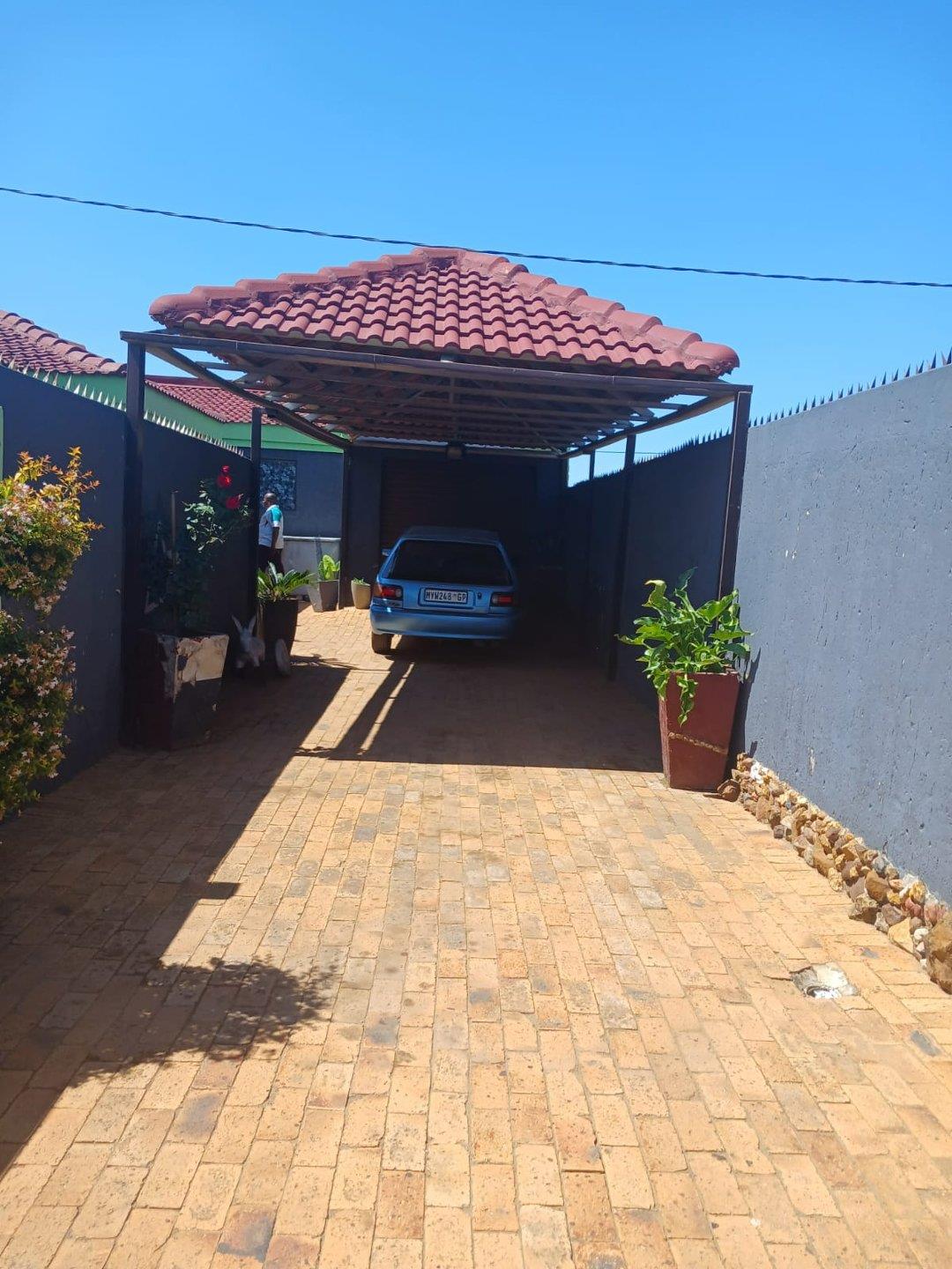 1 Bedroom House for sale in Evaton West P24114113403