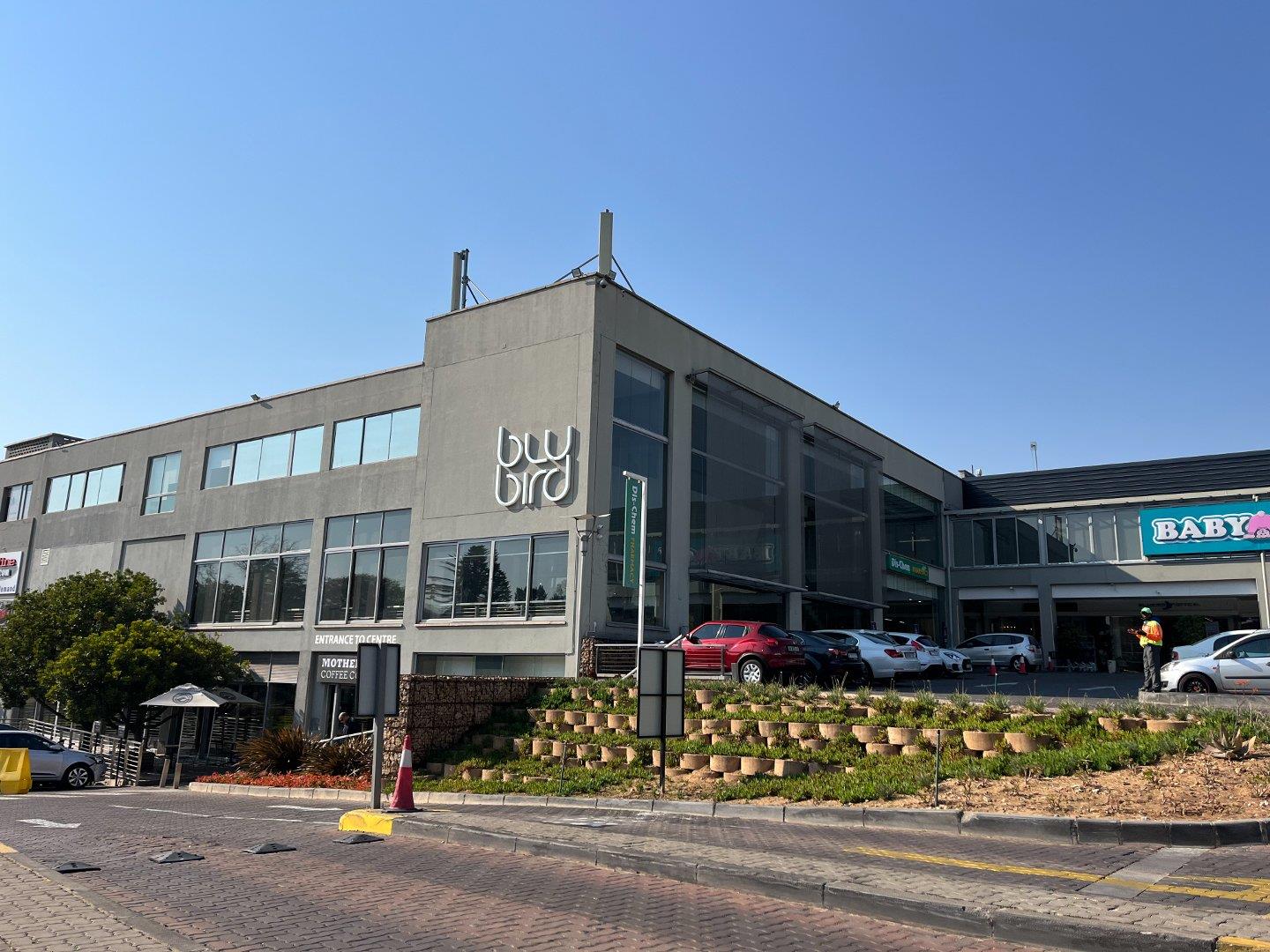 Apartment / flat to rent in Illovo Park Road P24114114163