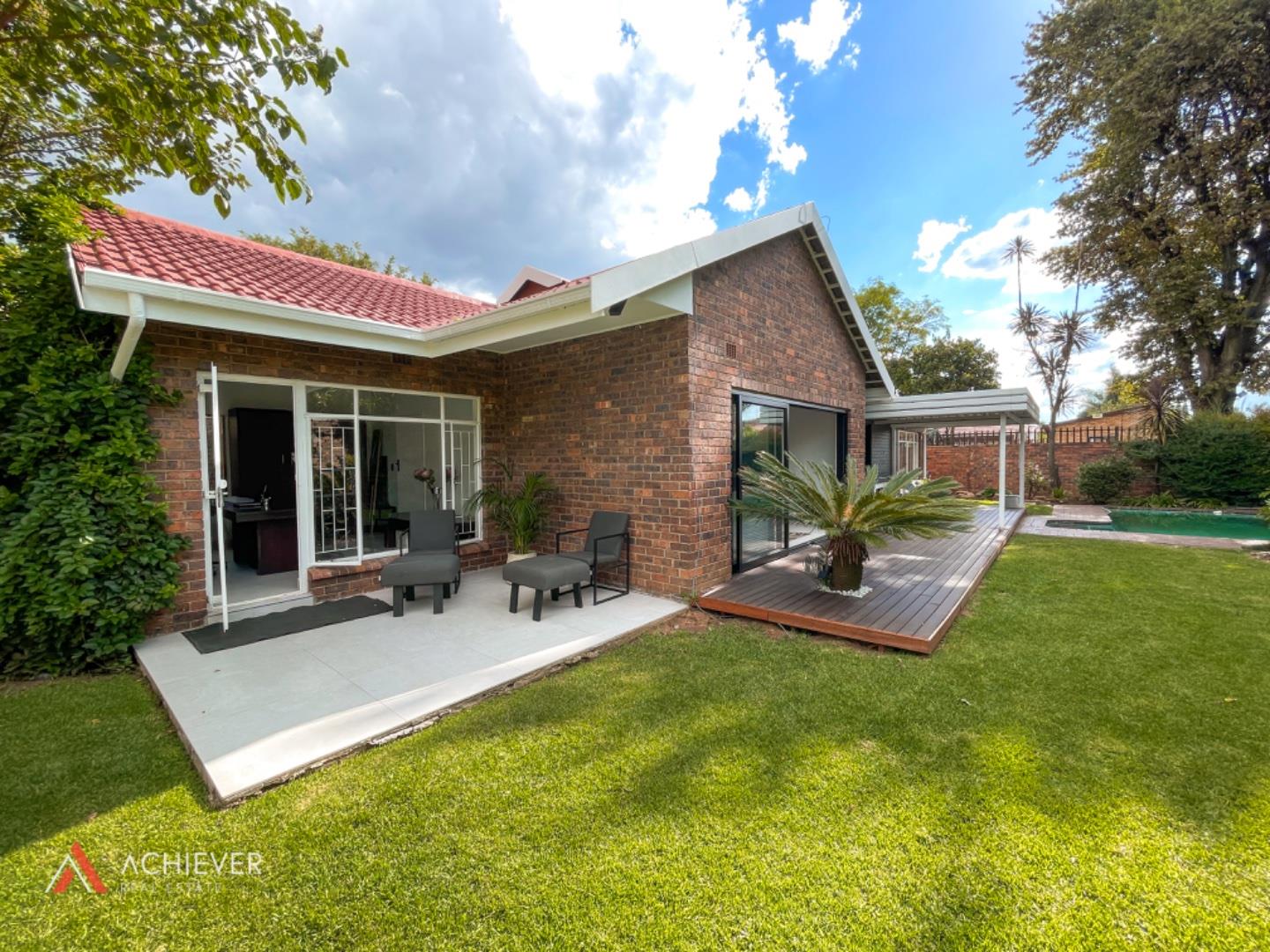 Lakefield Property Property and houses to rent in Lakefield