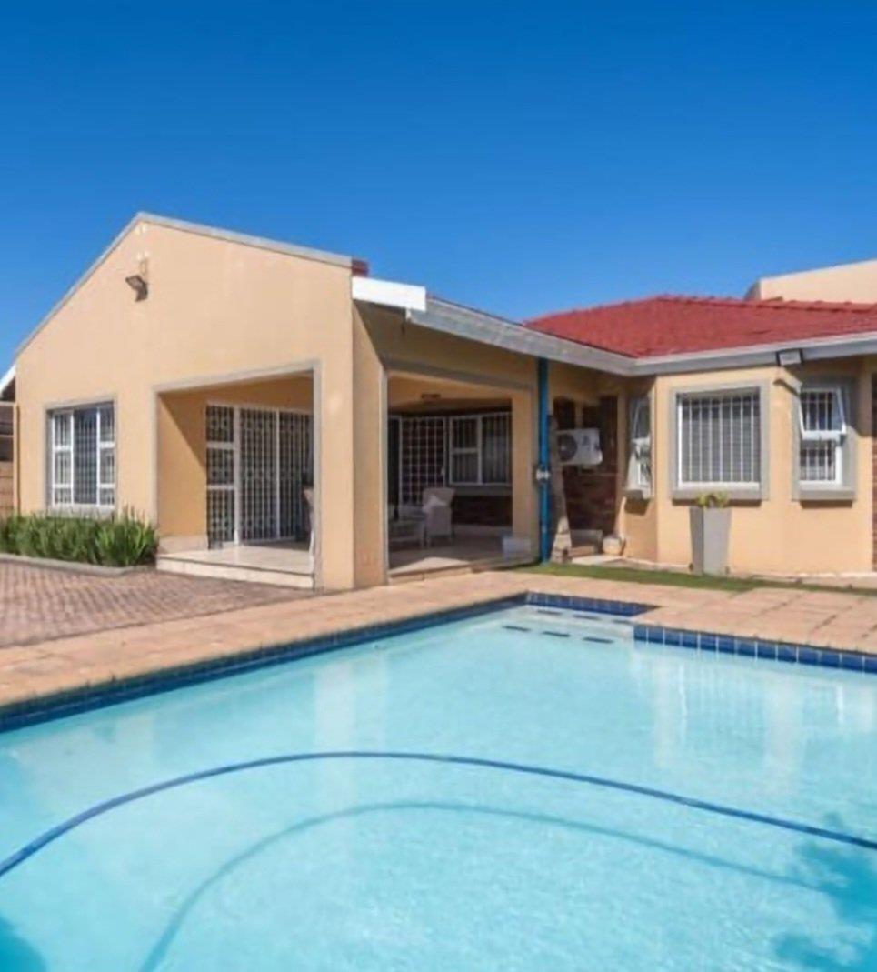 3 Bedroom House for sale in Overport P24114114560