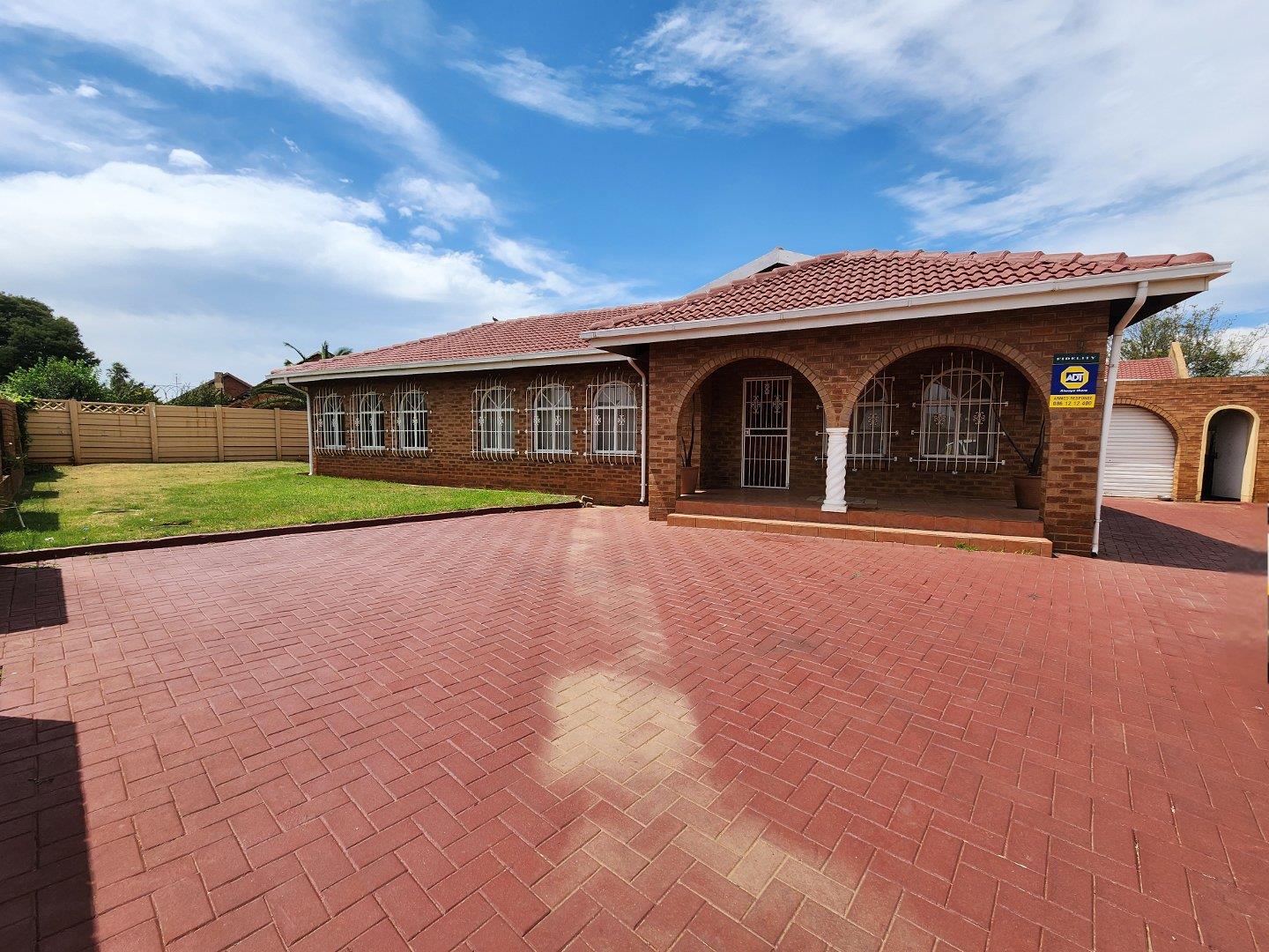 Delmore Park Property Property and houses for sale in Delmore Park