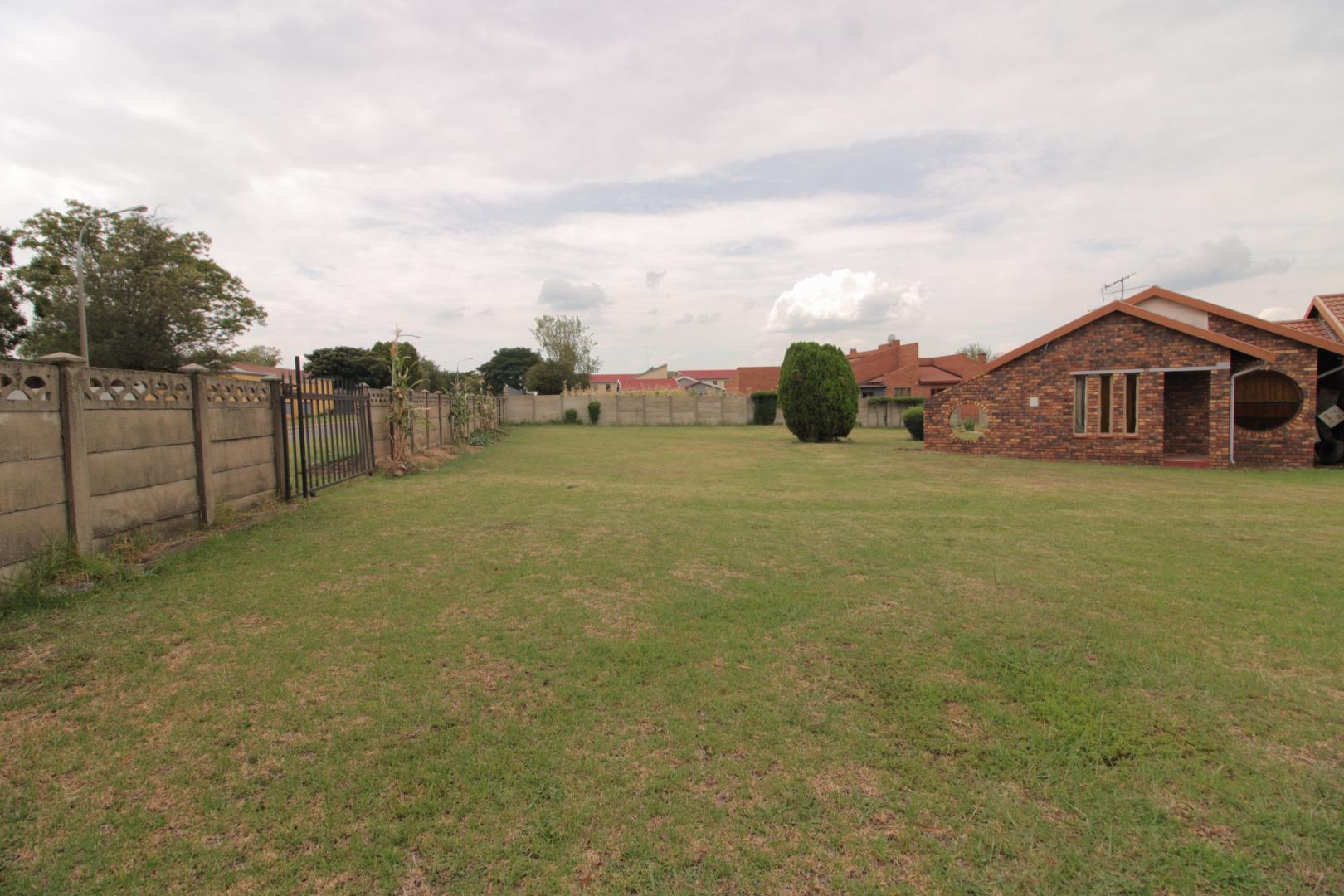 3 Bedroom House for sale in Bedworth Park P24114116277