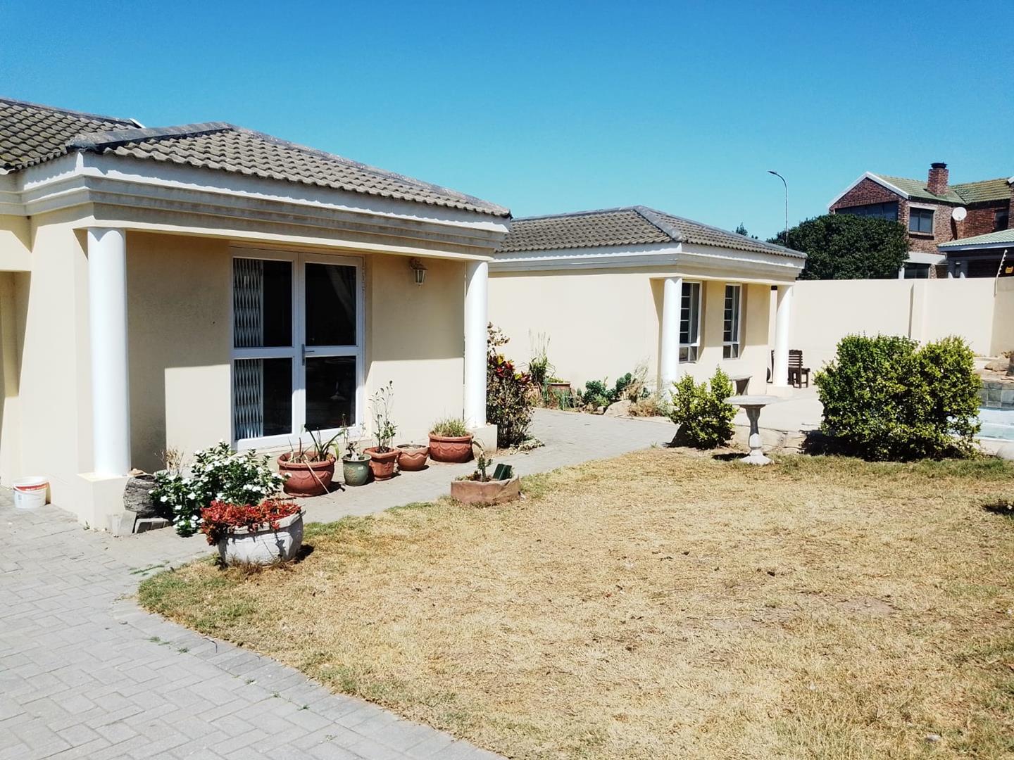 Bluewater Bay, Port Elizabeth Property Houses for sale in Bluewater