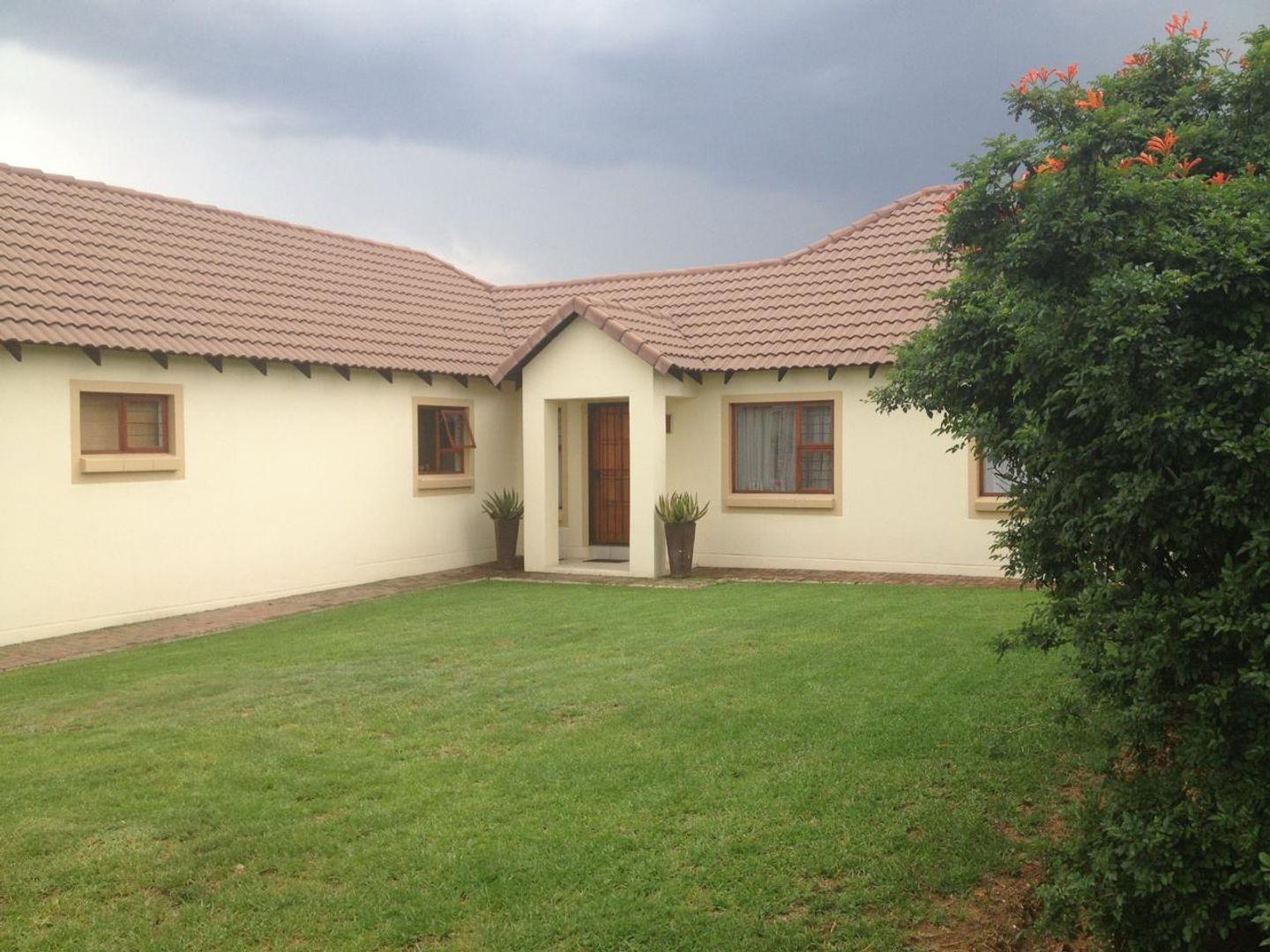 4 Bedroom House for sale in Greenstone Hill P24114159911