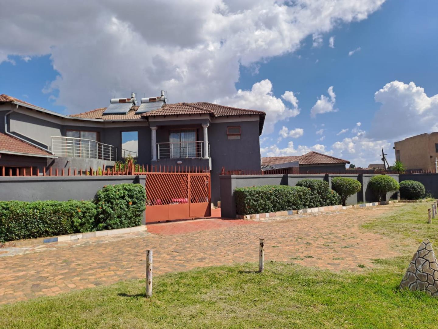 House to rent in Kagiso P24114117103