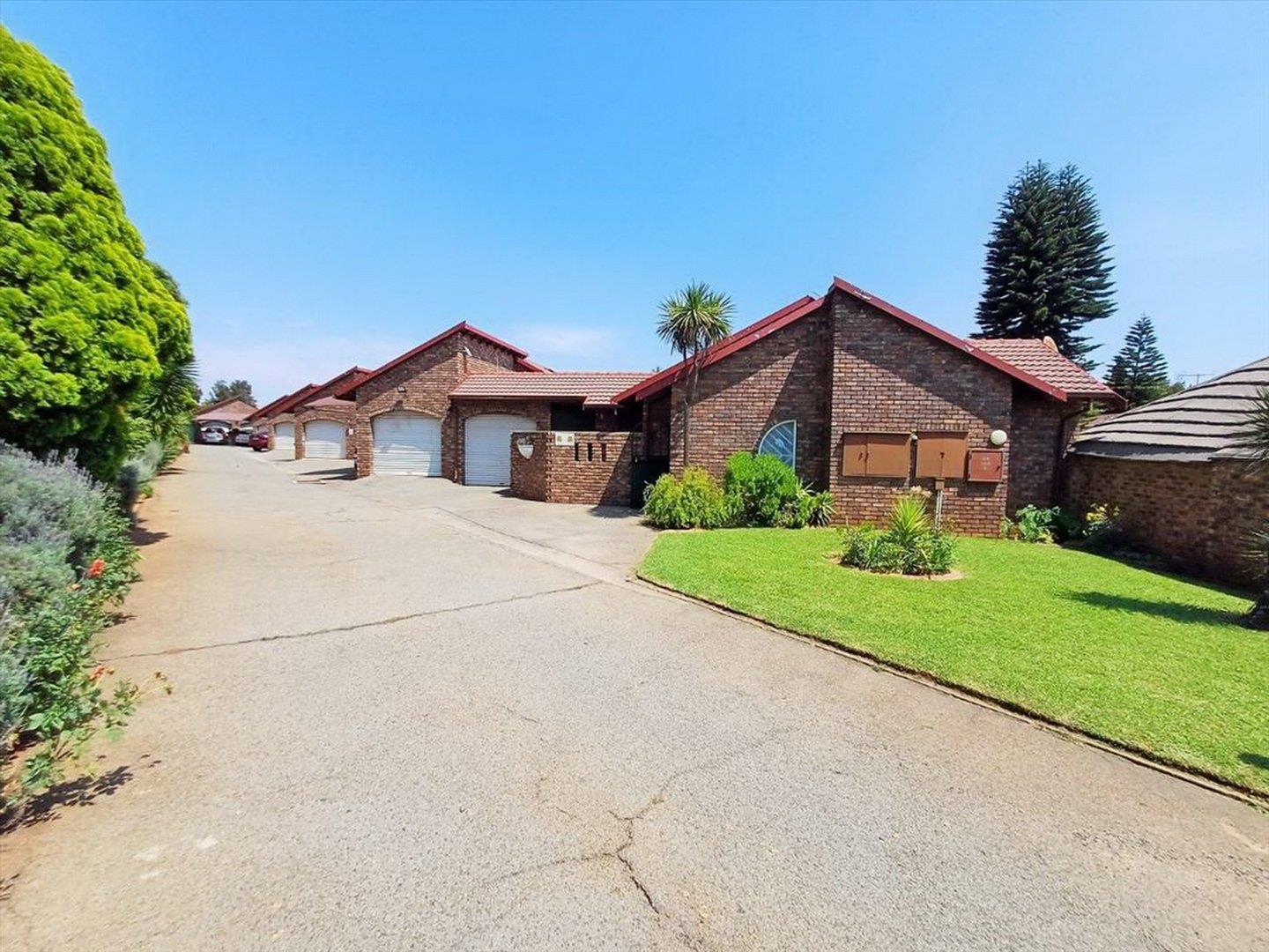 3 Bedroom Townhouse for sale in Birchleigh North 1 Birch Heather, 9