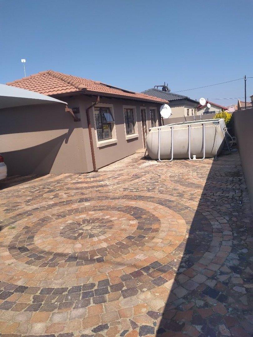 Golden Gardens Property Houses for sale in Golden Gardens