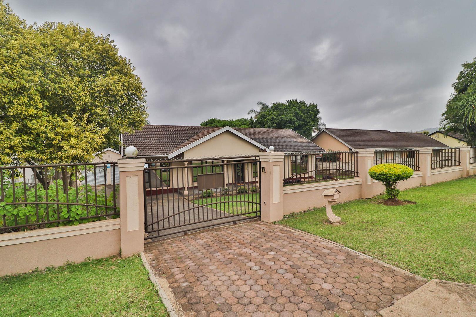 4 Bedroom House for sale in Bisley P24114117867