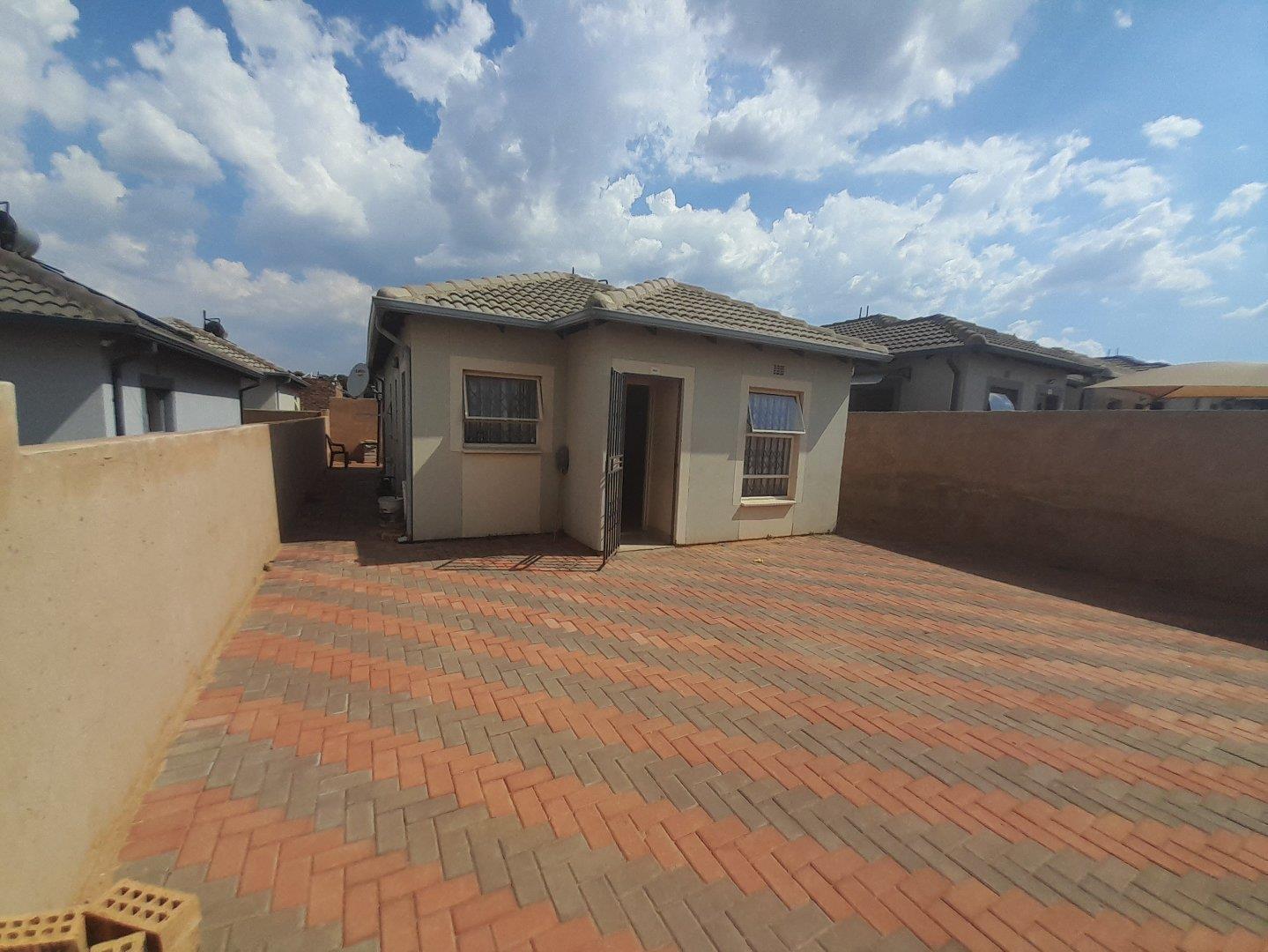 3 Bedroom House to rent in Clayville 98765 Sella Street Clayville Ext