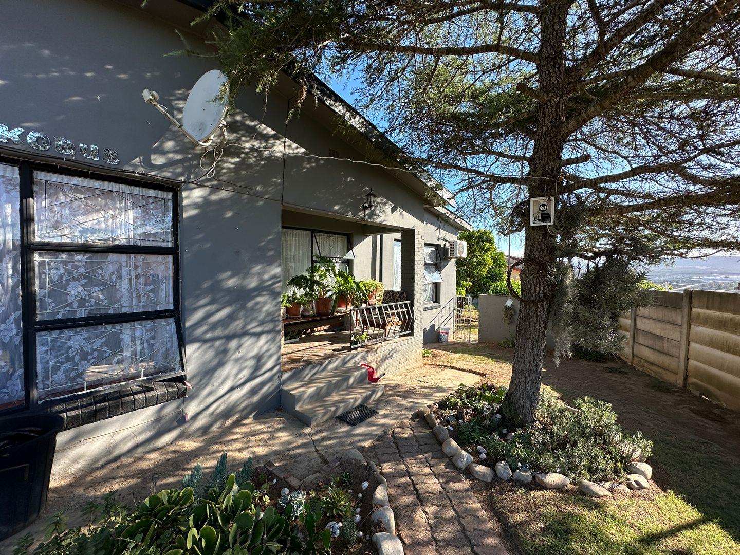 3 Bedroom House for sale in Van Riebeeck Hoogte P24114119519
