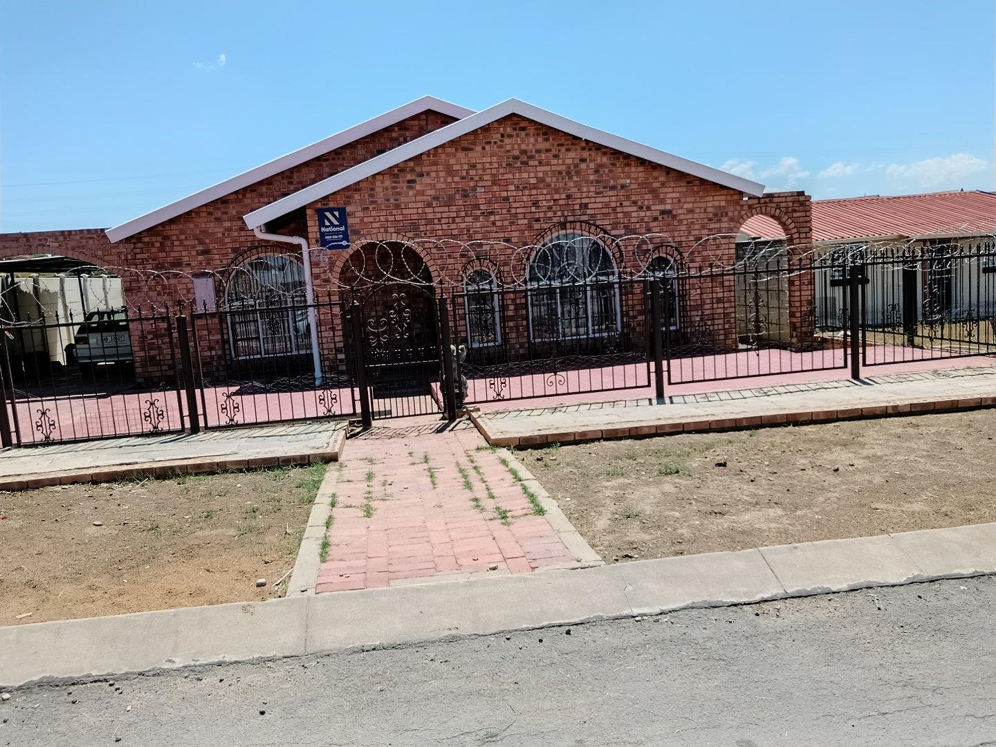 Acaciaville Property Property and houses for sale in Acaciaville