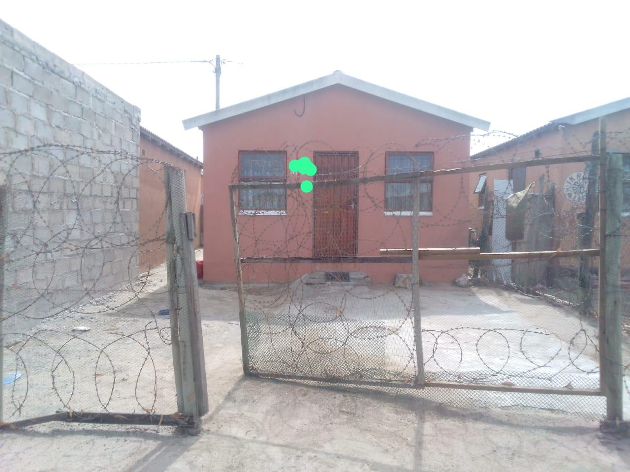 2 Bedroom House for sale in Crossroads P24114119821