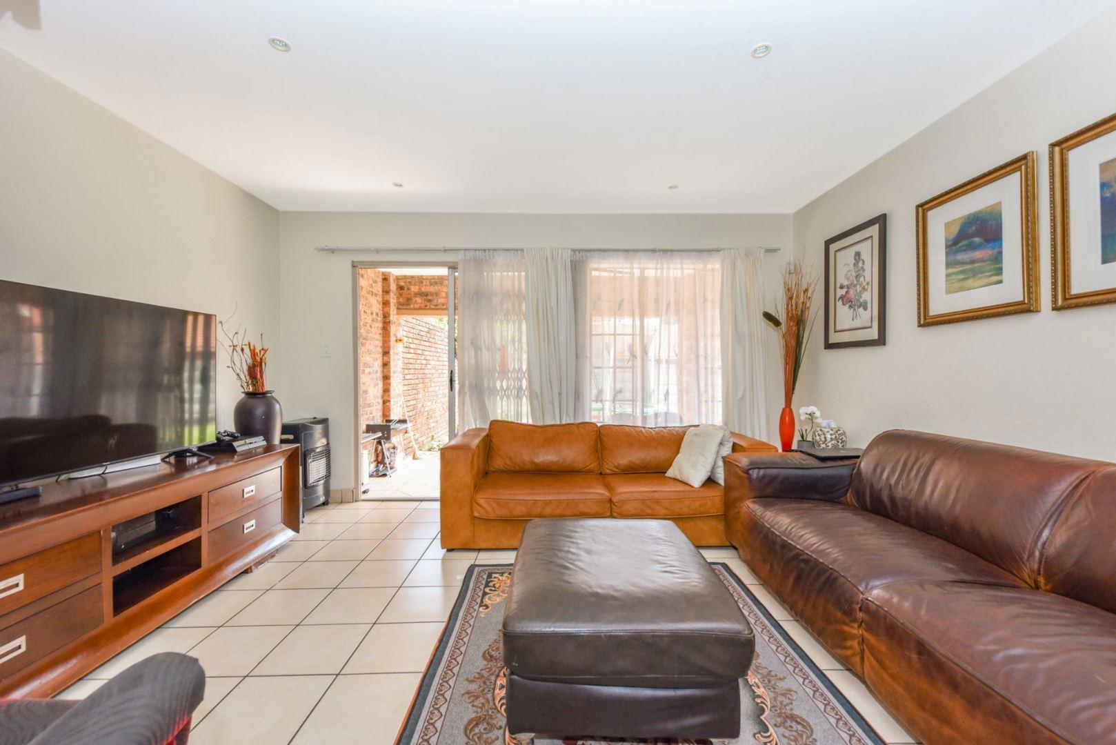 3 Bedroom Townhouse for sale in Johannesburg North 113 Church Street