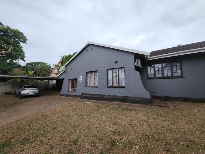 4 Bedroom House to Rent in Athlone Park