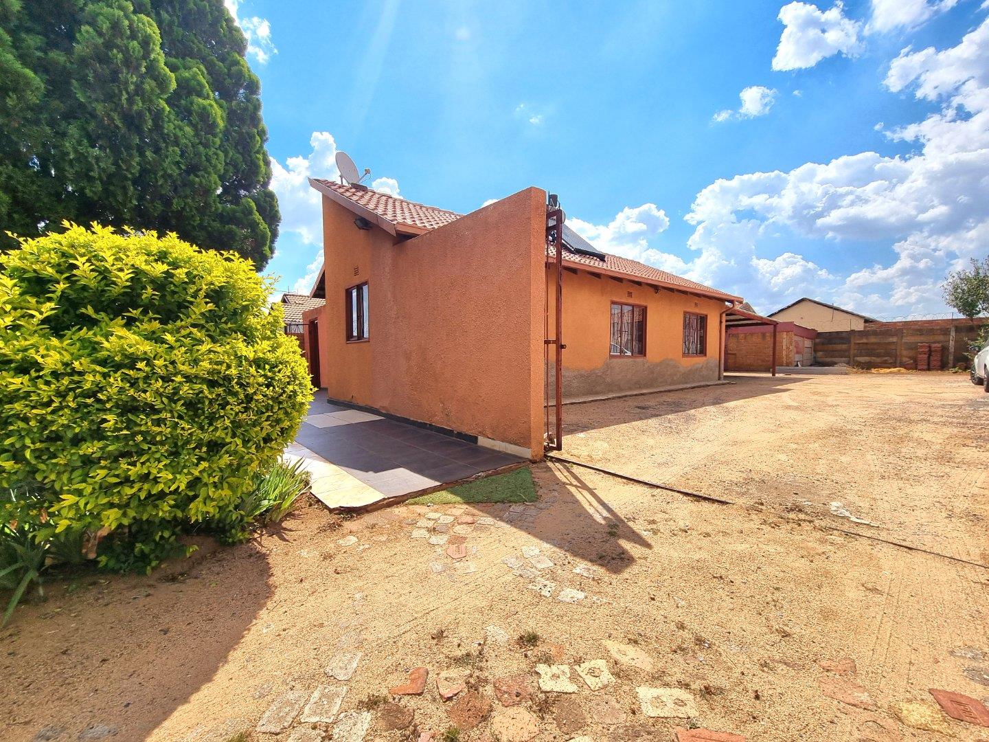 3 Bedroom House for sale in Villa Liza P24114121592