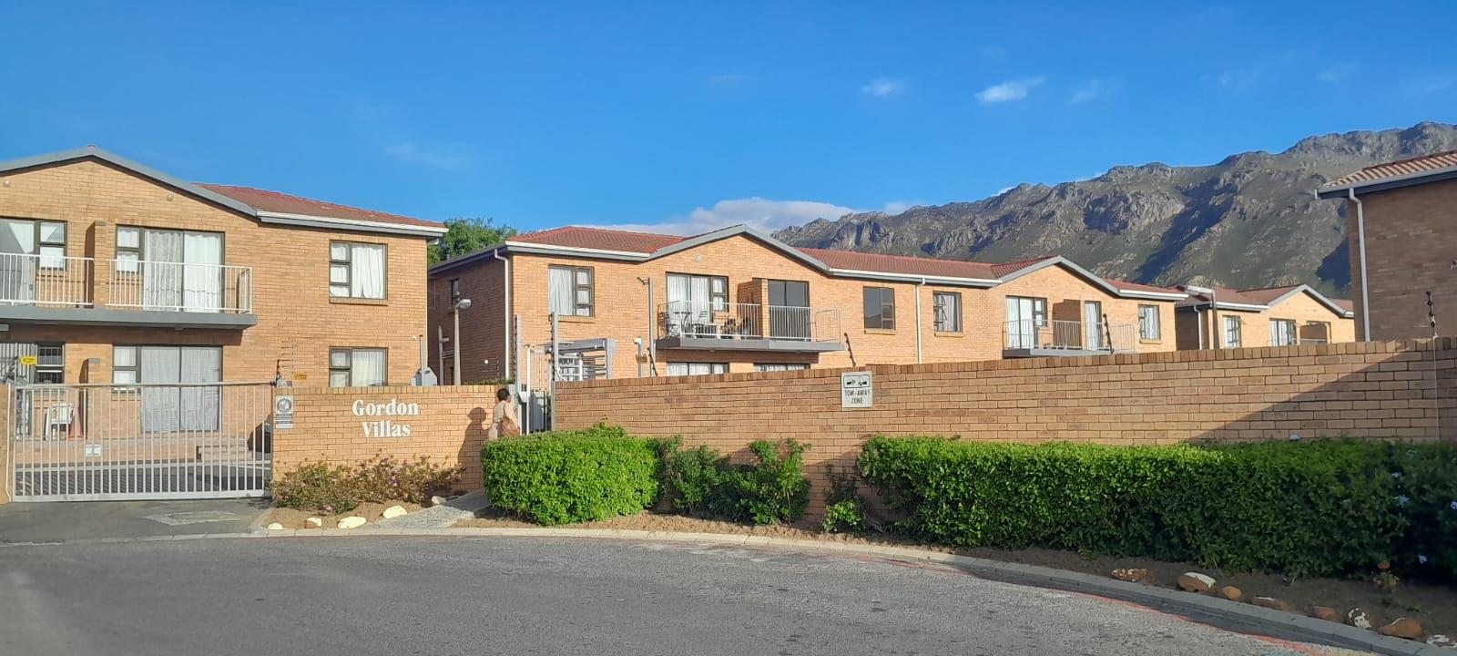 Apartments / flats to rent in Gordons Bay Gordons Bay Property