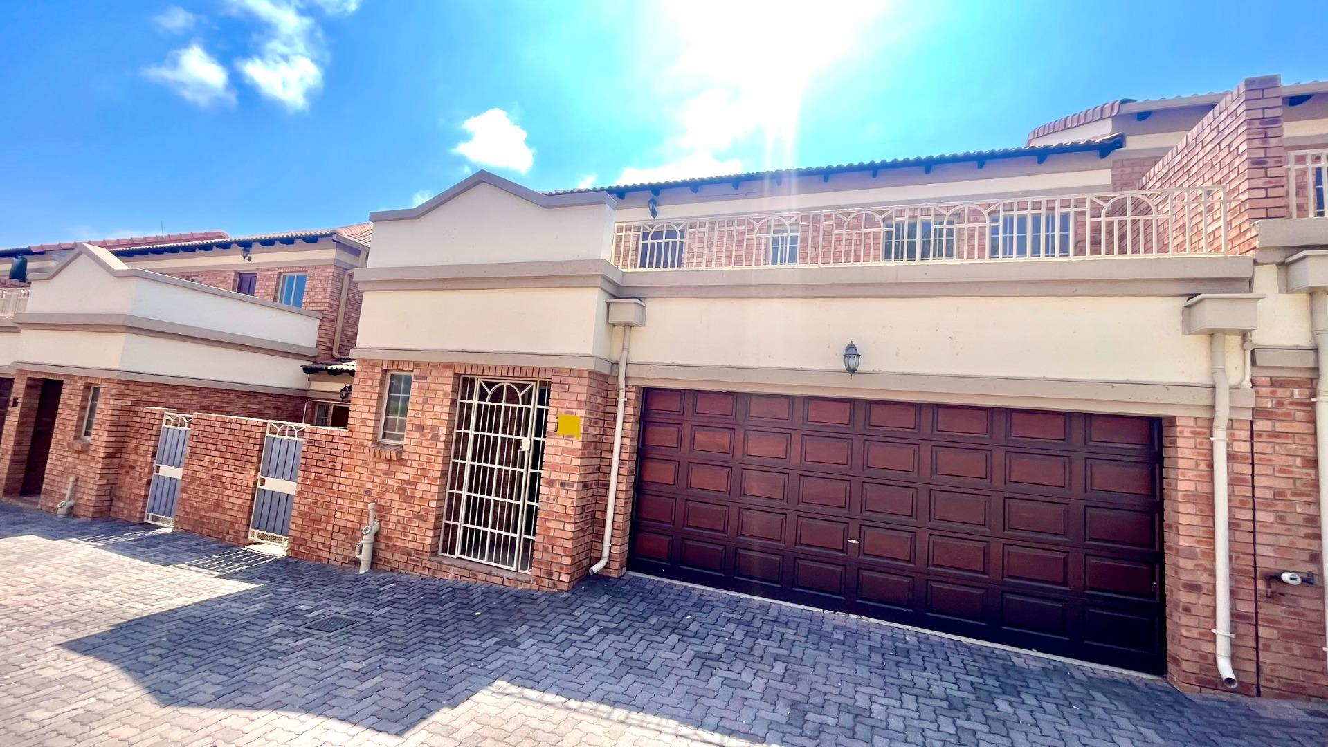 3 Bedroom Townhouse to rent in Moreleta Park P24114201183