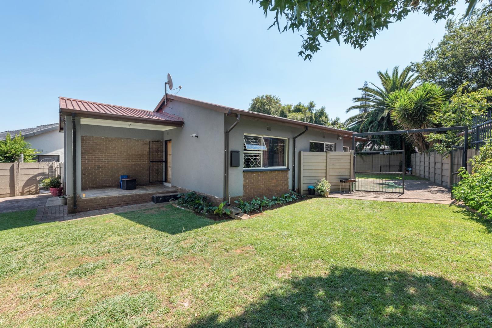 3 Bedroom House for sale in Klopperpark P24114122942