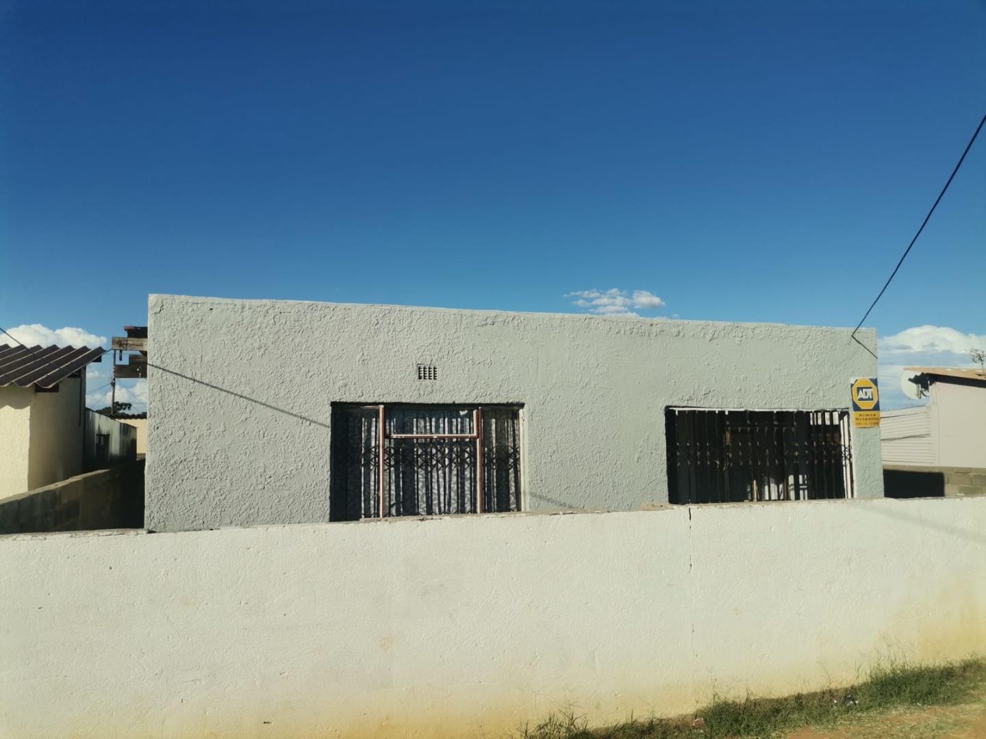 3 Bedroom House for sale in Galeshewe Ext 1 P24112768264