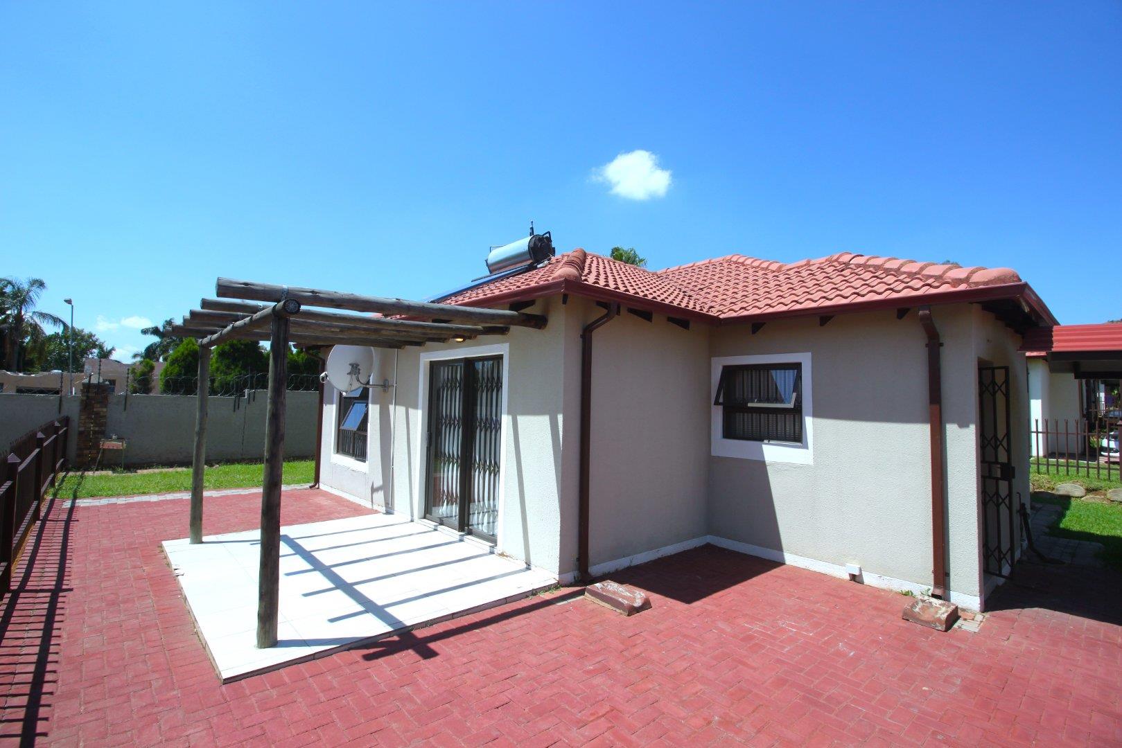 3 Bedroom House for sale in Heatherview P24114123869