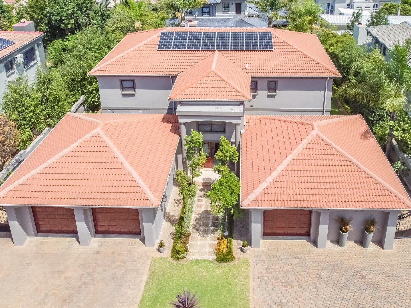 4 Bedroom House for sale in Eagle Canyon Golf Estate Lake Nona Drive