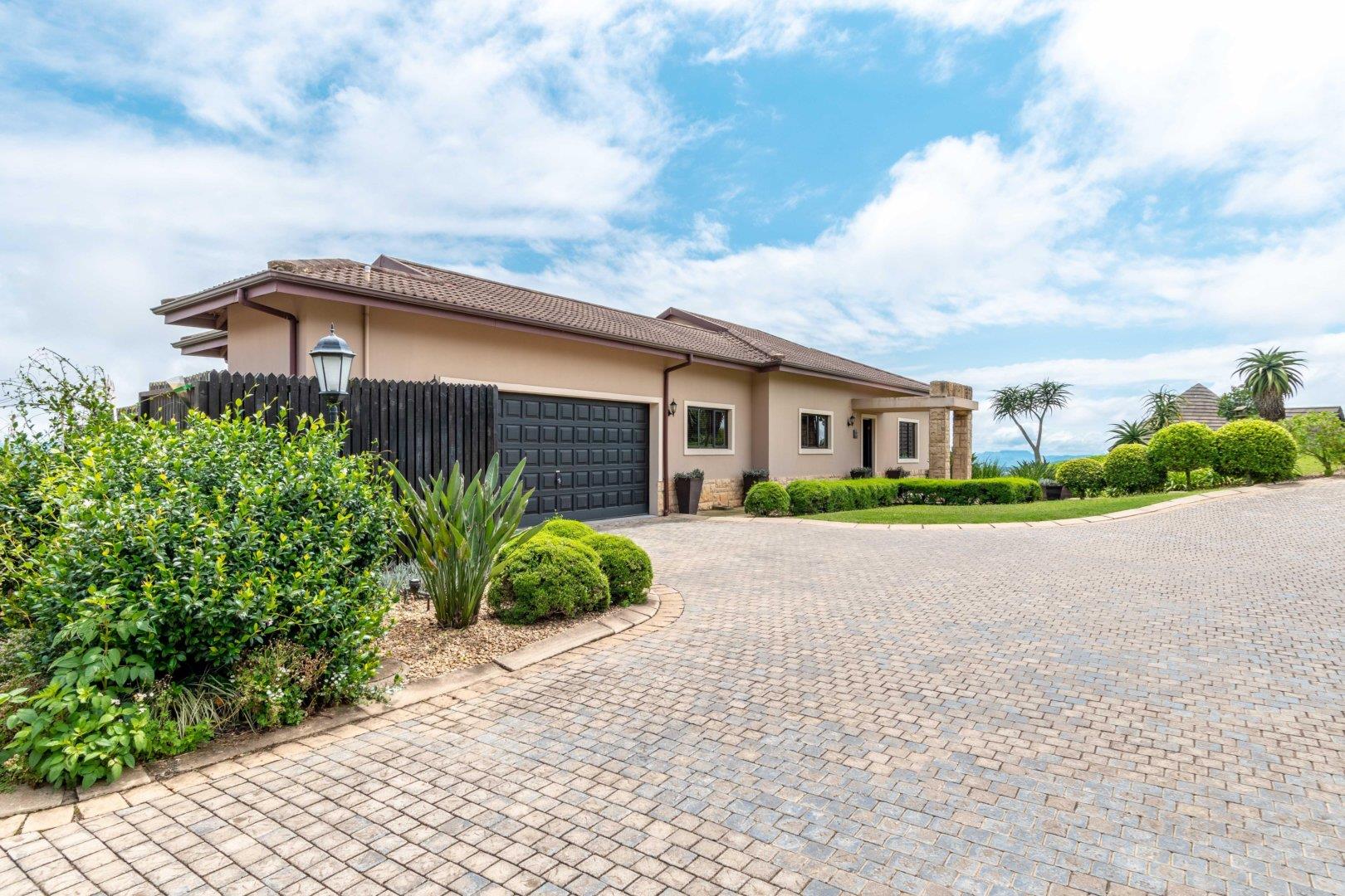 3 Bedroom Townhouse for sale in Camperdown P24114124576