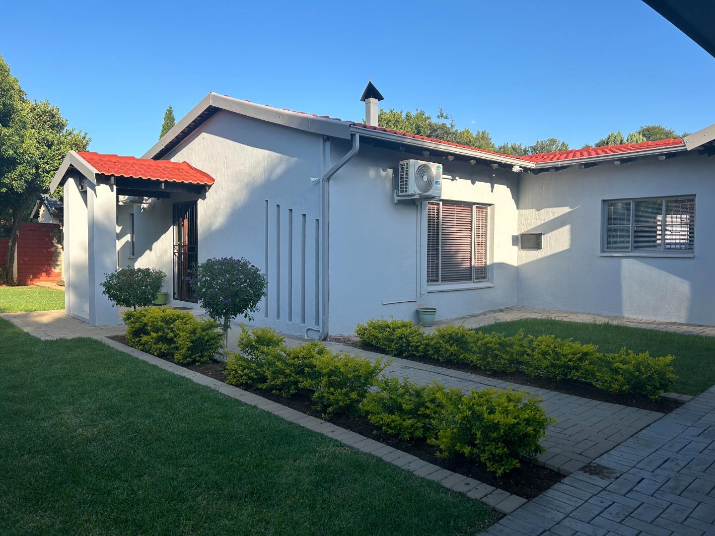 4 Bedroom House for sale in Pierre Van Ryneveld P24114124296