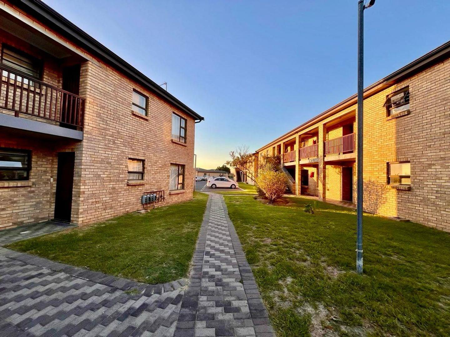 2 Bedroom Apartment / flat for sale in Fairview Golf Estate