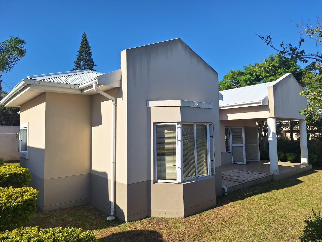 3 Bedroom Apartment / flat for sale in Beacon Bay P24114442504