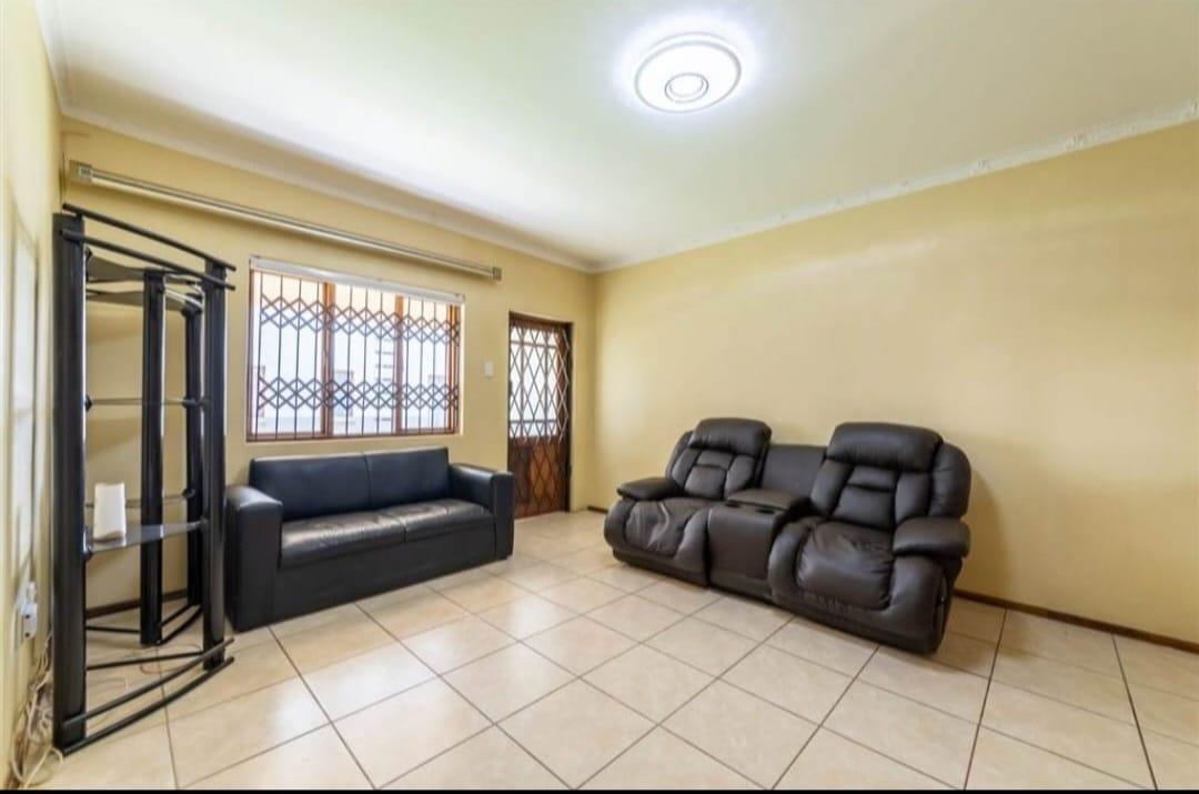 2 Bedroom Apartment / flat for sale in Heatherdale AH P24114128654