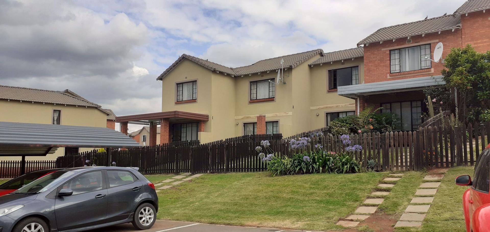 Hillside, Bloemfontein Property Townhouses to rent in Hillside