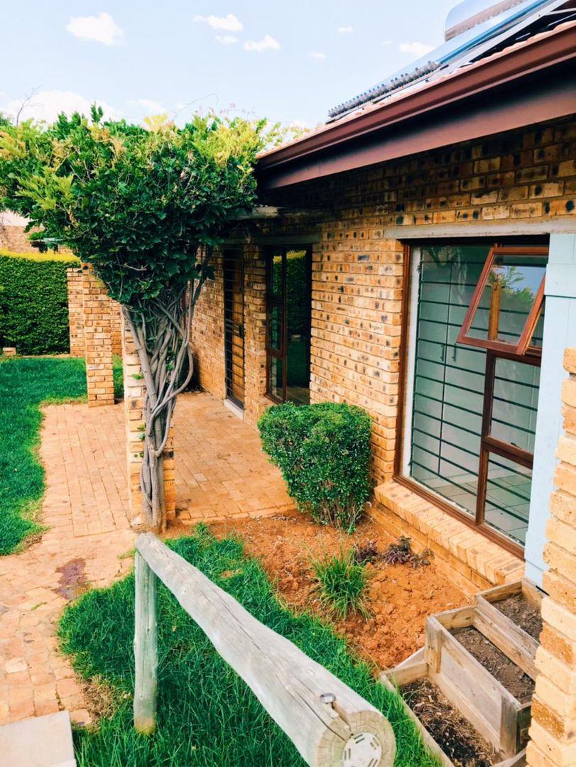 4 Bedroom House for sale in North Riding AH 488 Boundary Road P24