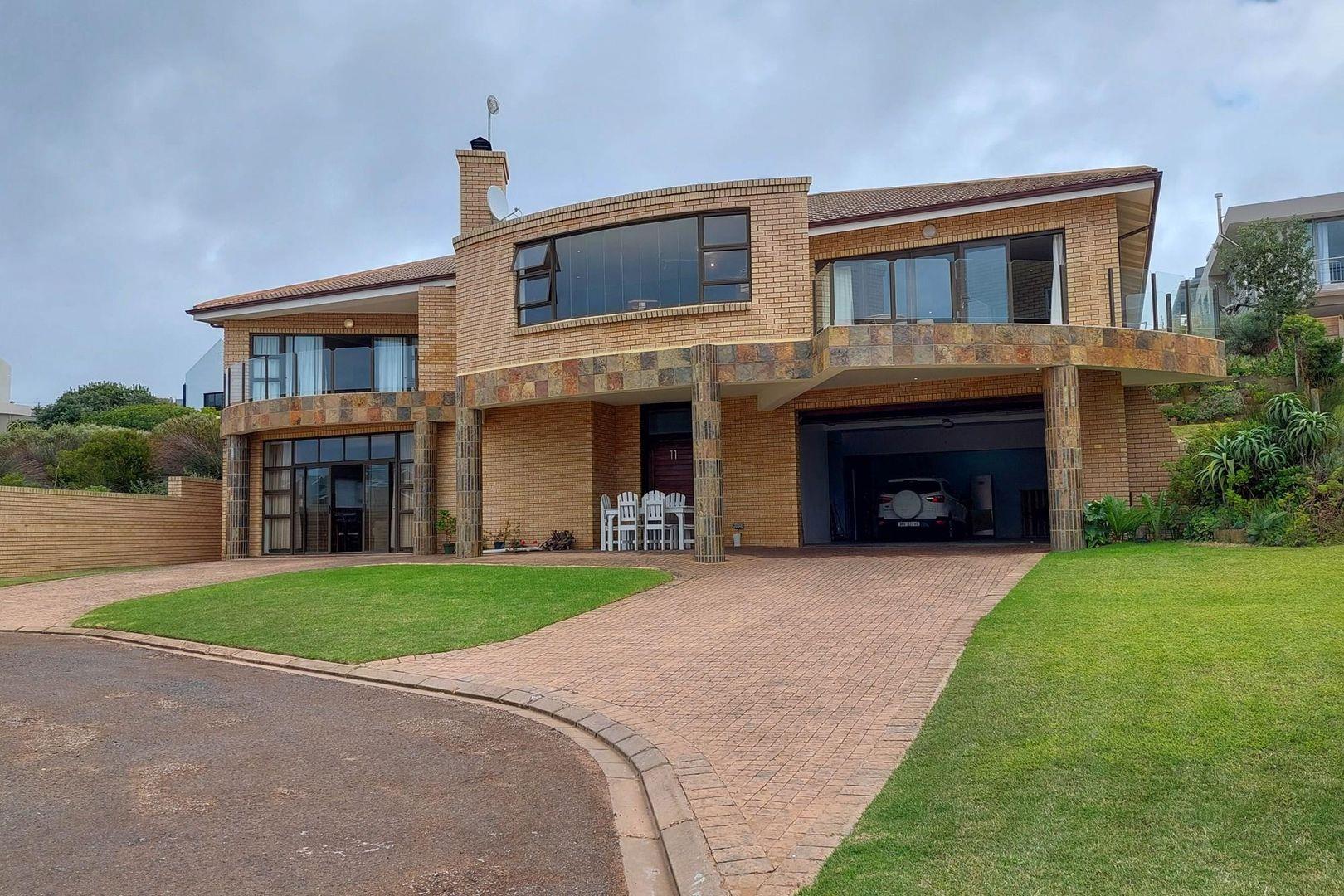6 Bedroom House for sale in Jongensfontein P24114131258