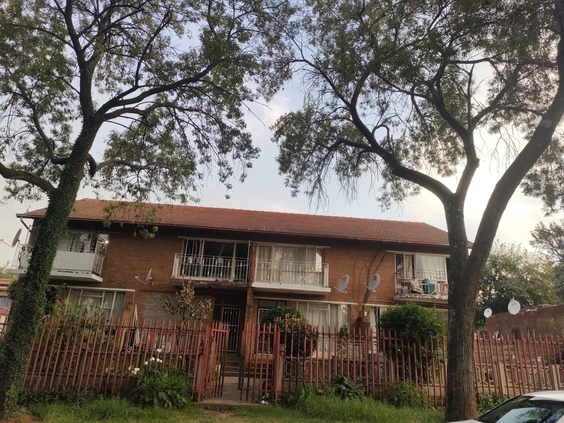 2 Bedroom Apartment / flat for sale in Windsor West 1 Windsor West