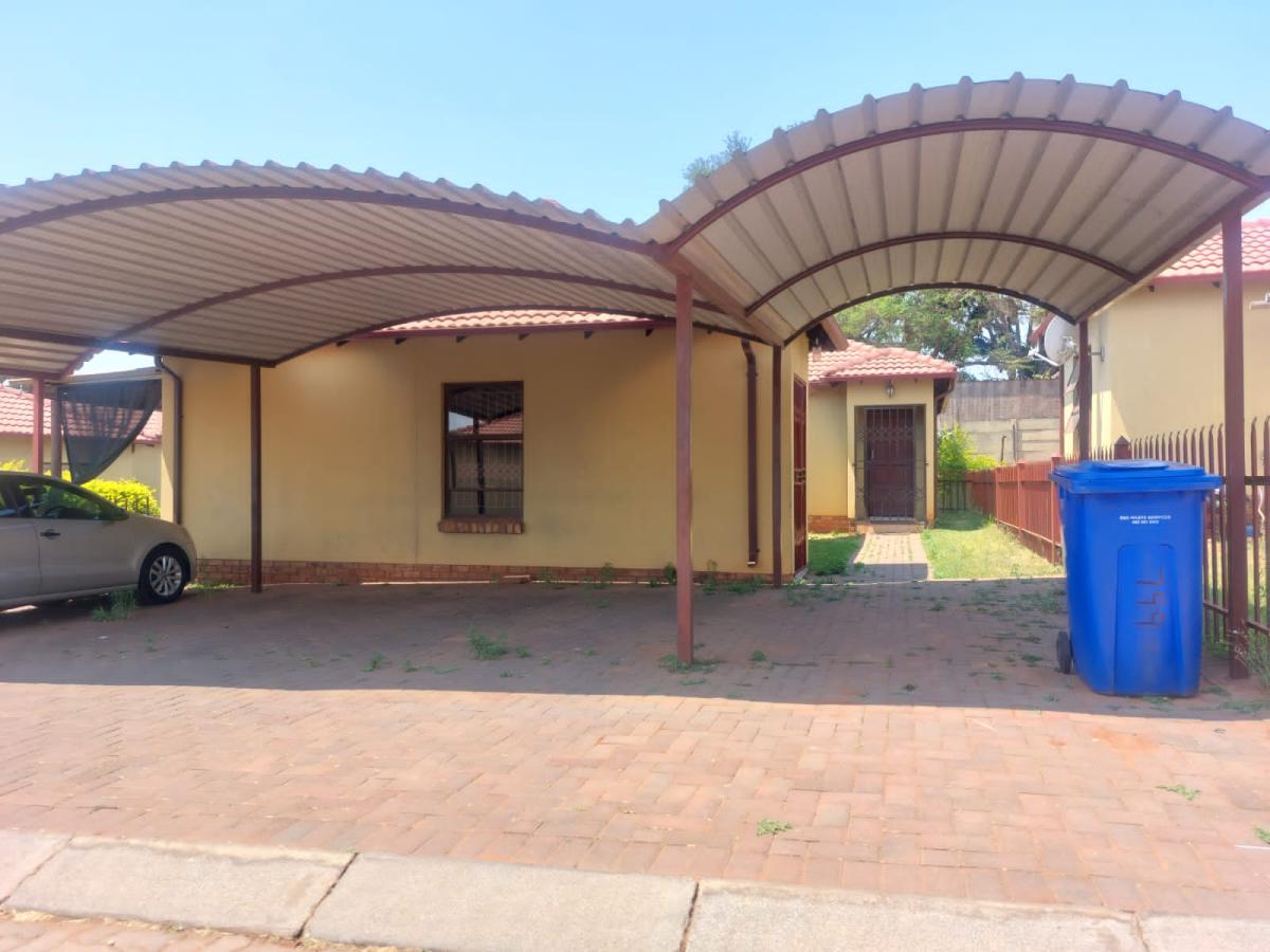 2 Bedroom Townhouse for sale in Heatherdale AH P24114135381