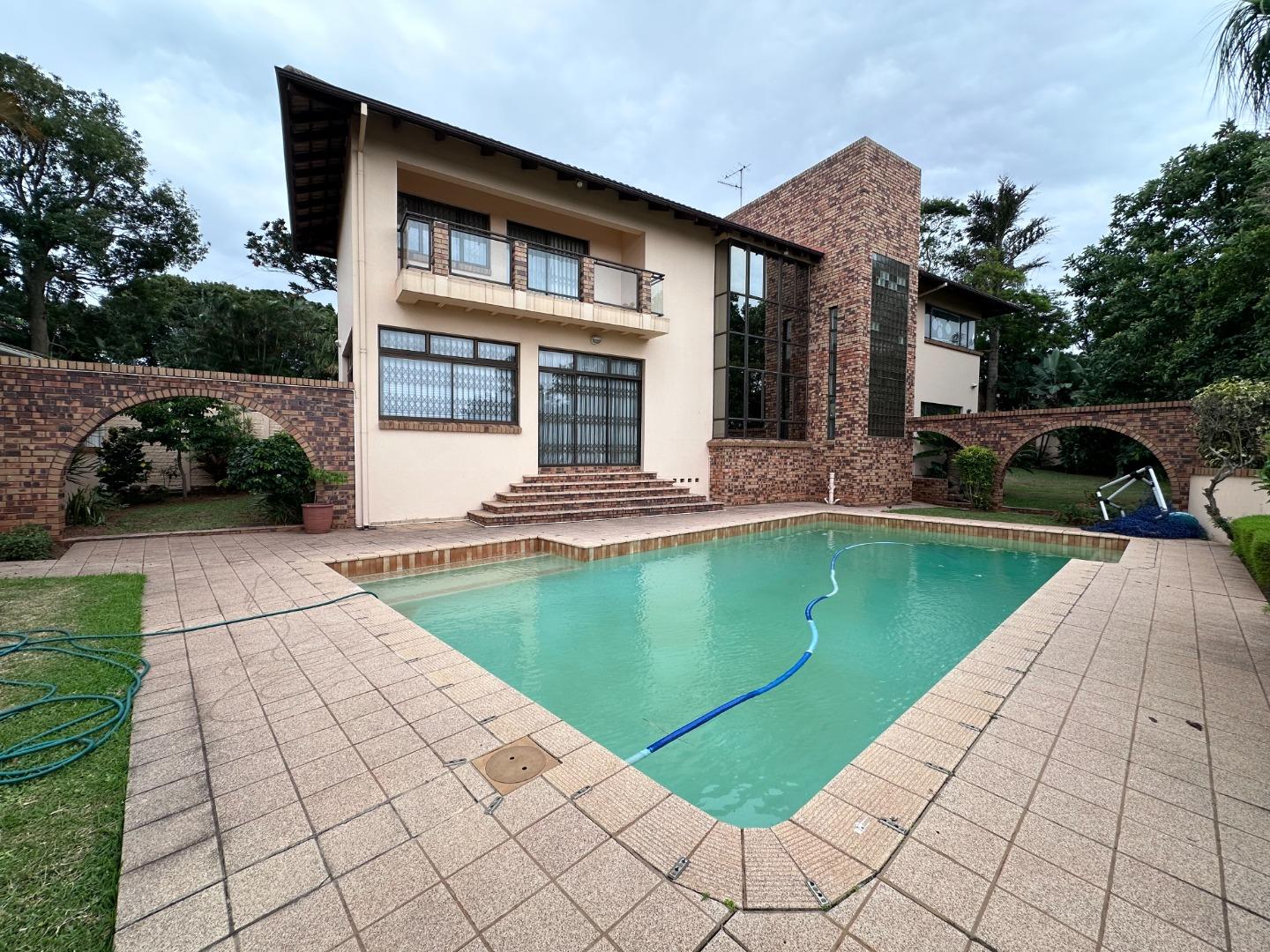 5 Bedroom House for sale in Athlone P24114136559